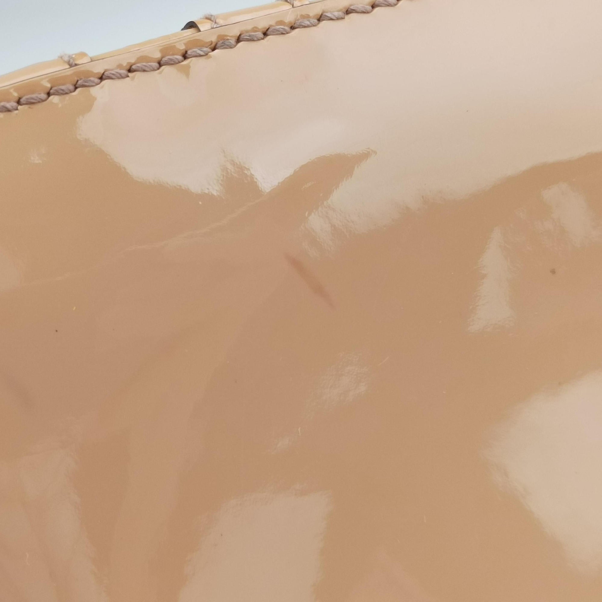 Pre-owned Gucci Microguccissima Beige Patent Leather 309617 shoulderbag | stylenewstar