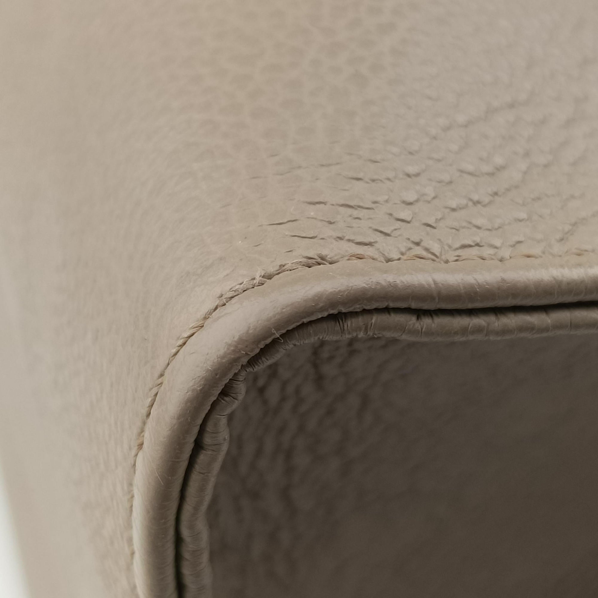 Secondhand Louis Vuitton OntheGo MM Beige Monogram Empreinte M45607 shoulderbag | stylenewstar