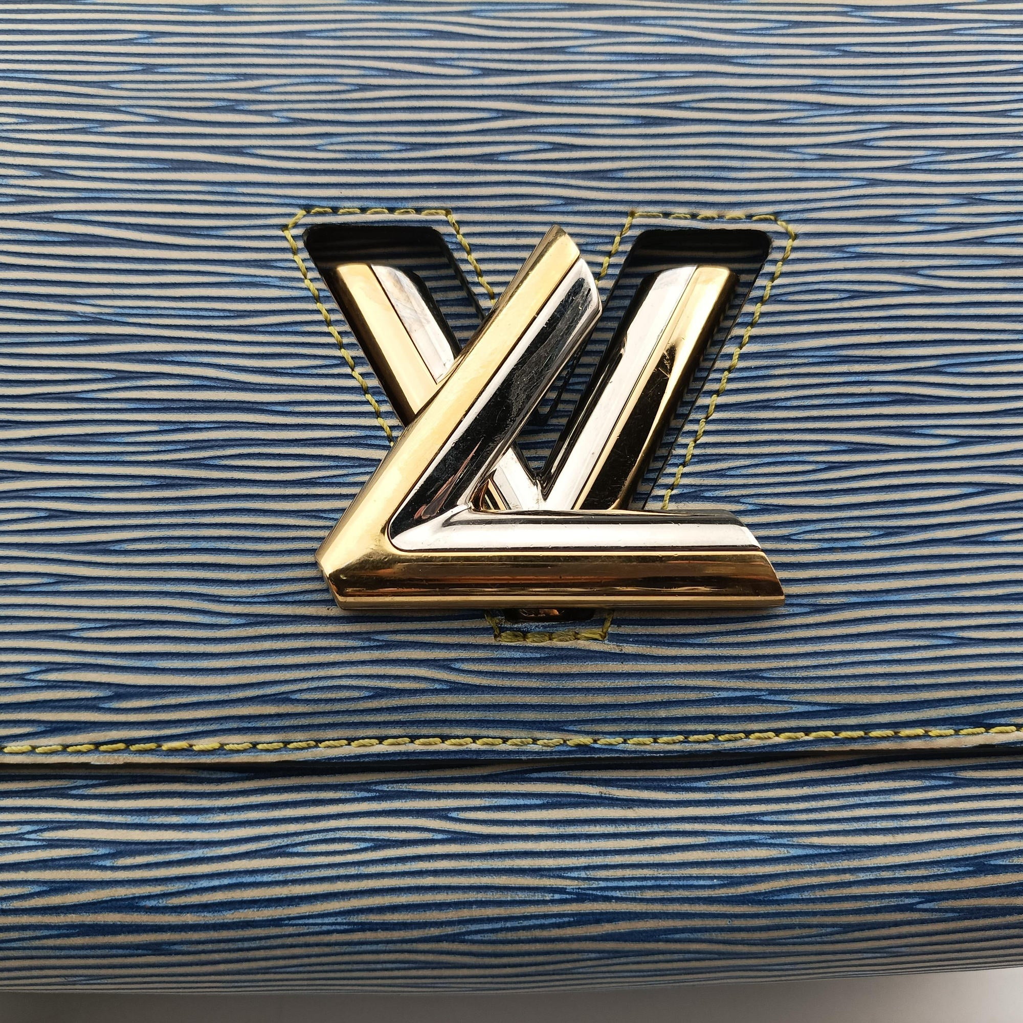 Pre-owned Louis Vuitton Portefeuille Twist Denim blue Epi M61036 shoulderbag | stylenewstar