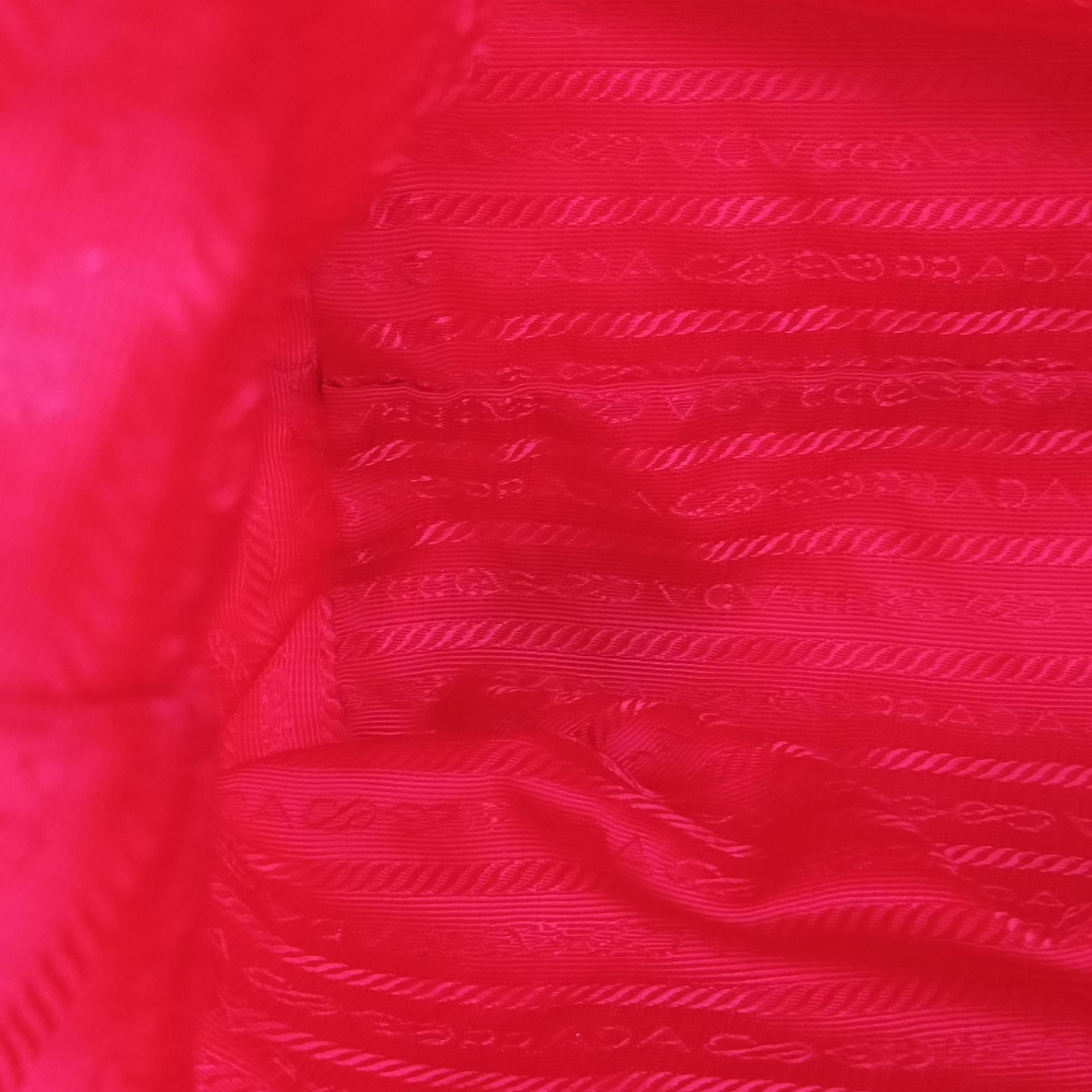 Pre-owned Prada Triangle Logo Red nylon  shoulderbag | stylenewstar