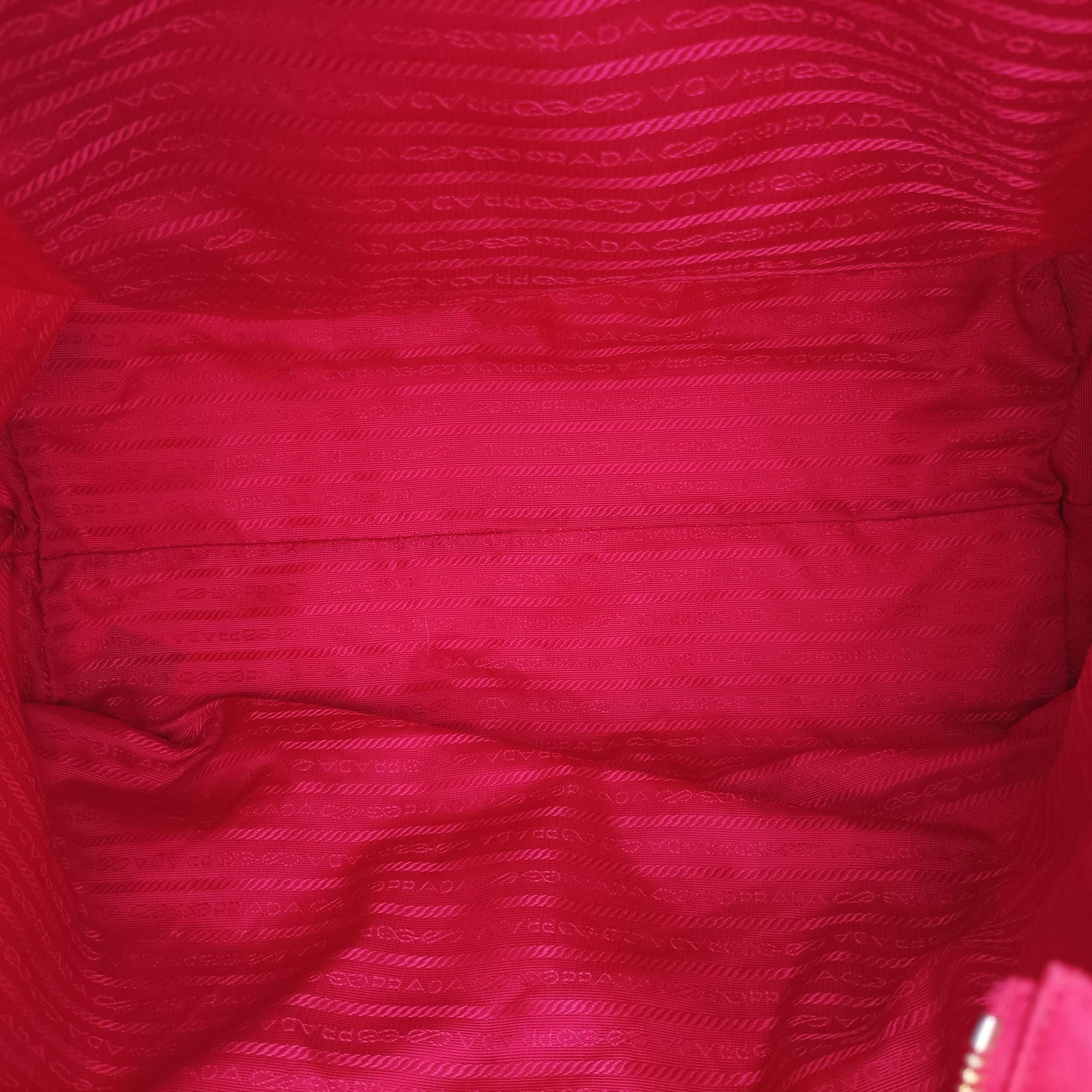 Pre-owned Prada Triangle Logo Red nylon  shoulderbag | stylenewstar