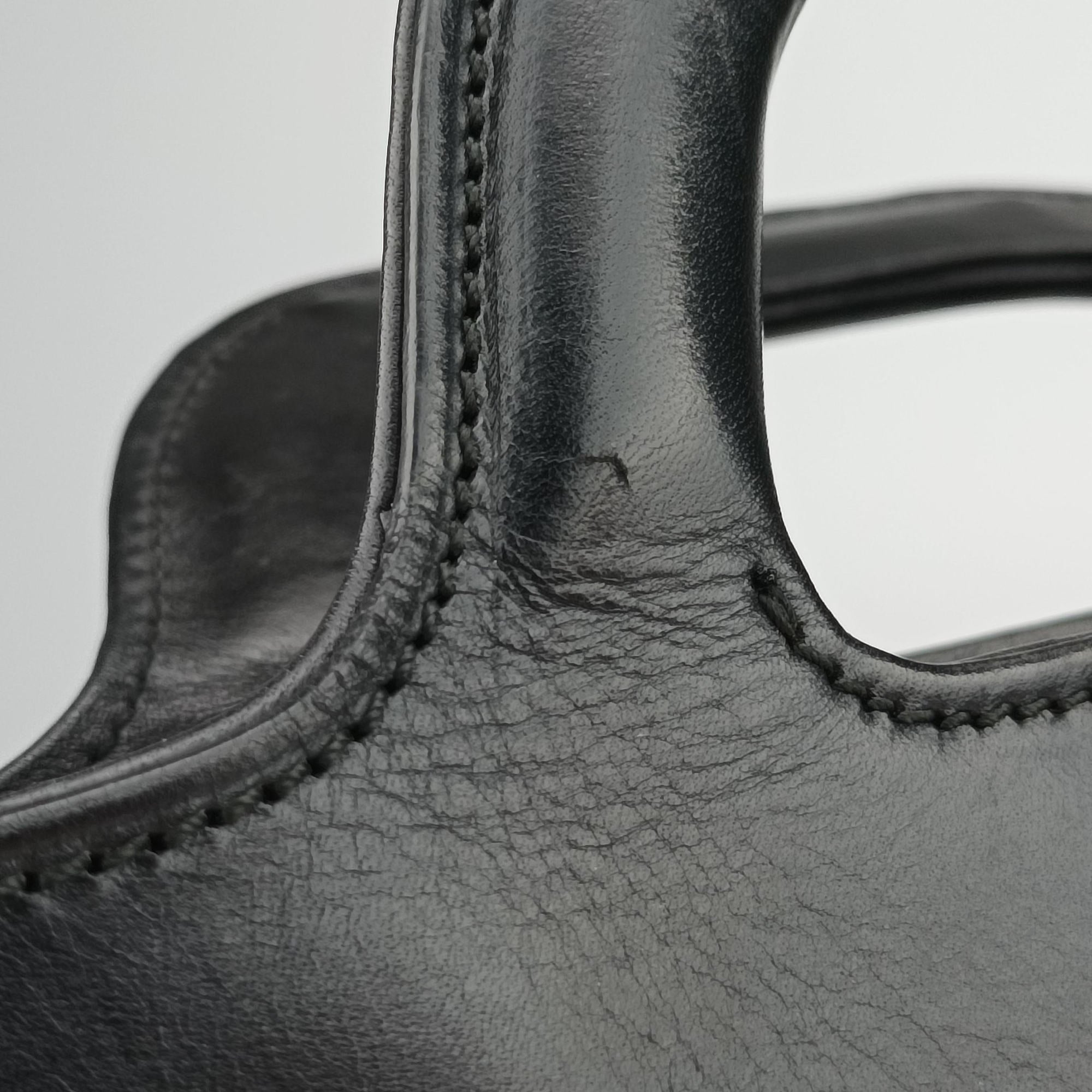 Vintage Ferragamo Wanda Black Leather  shoulderbag | stylenewstar