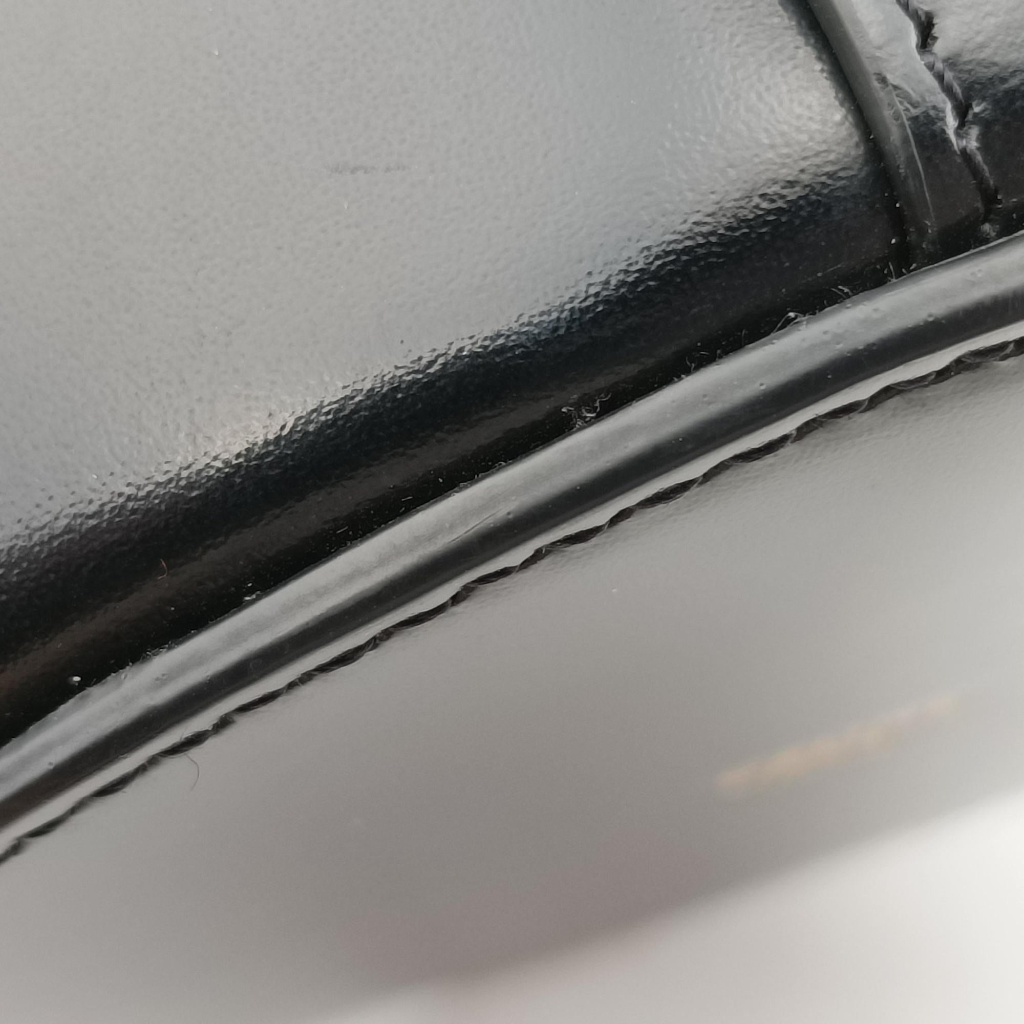 Secondhand Celine Small Bucket Cuir Triomphe Black Smooth Calfskin 110423 shoulderbag | stylenewstar