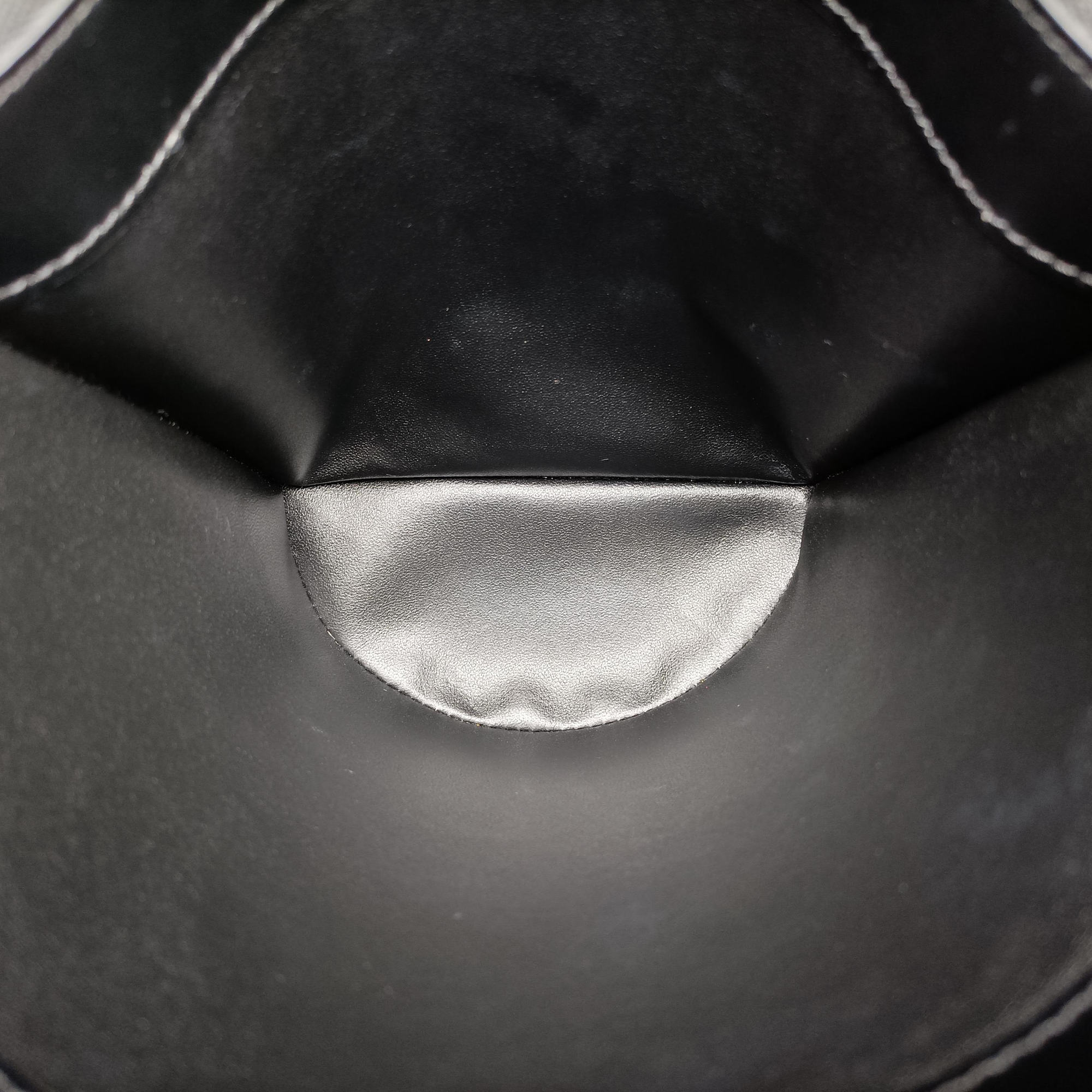 Secondhand Celine Small Bucket Cuir Triomphe Black Smooth Calfskin 110423 shoulderbag | stylenewstar