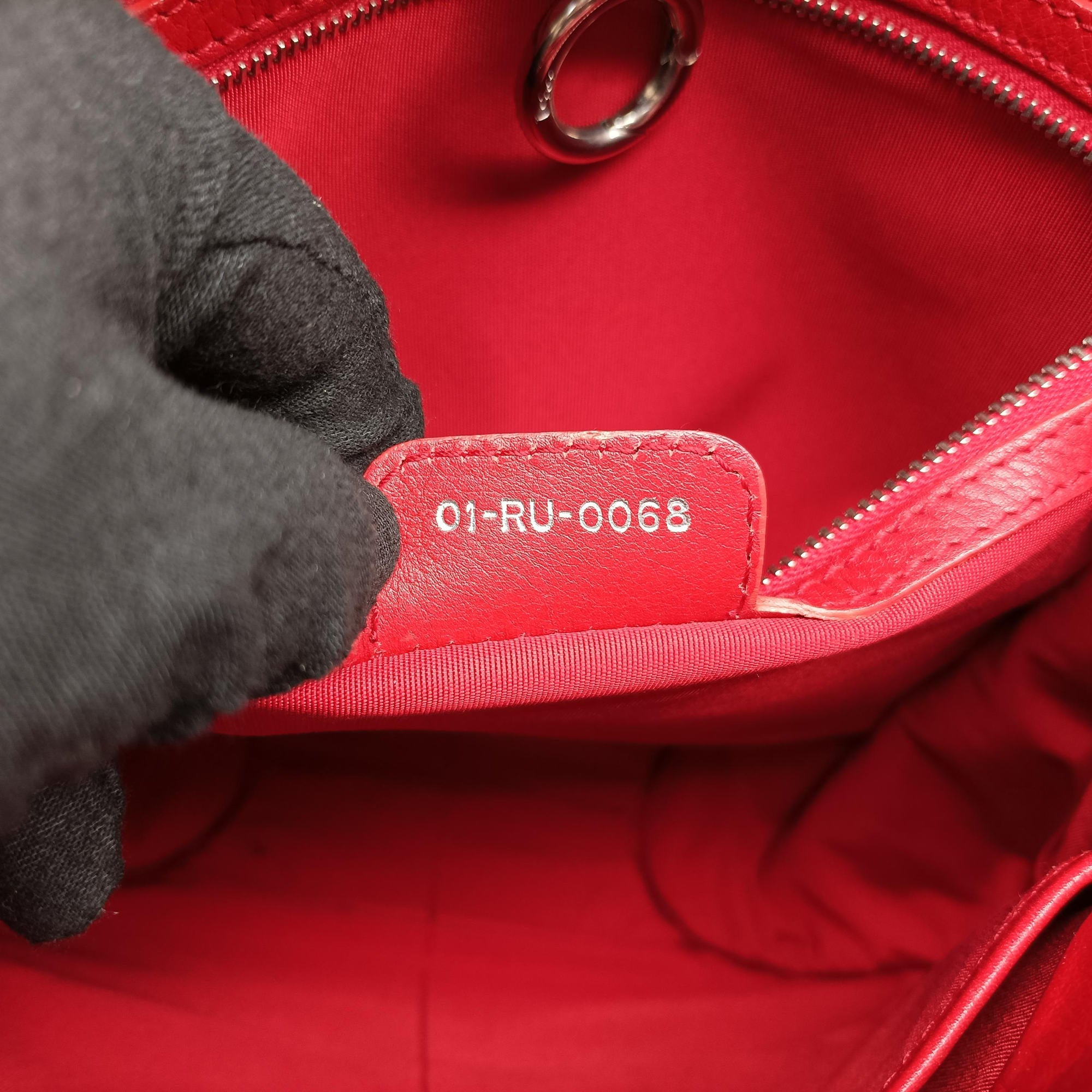 Pre-owned Christian Dior Hobo Red Leather  handbag | stylenewstar