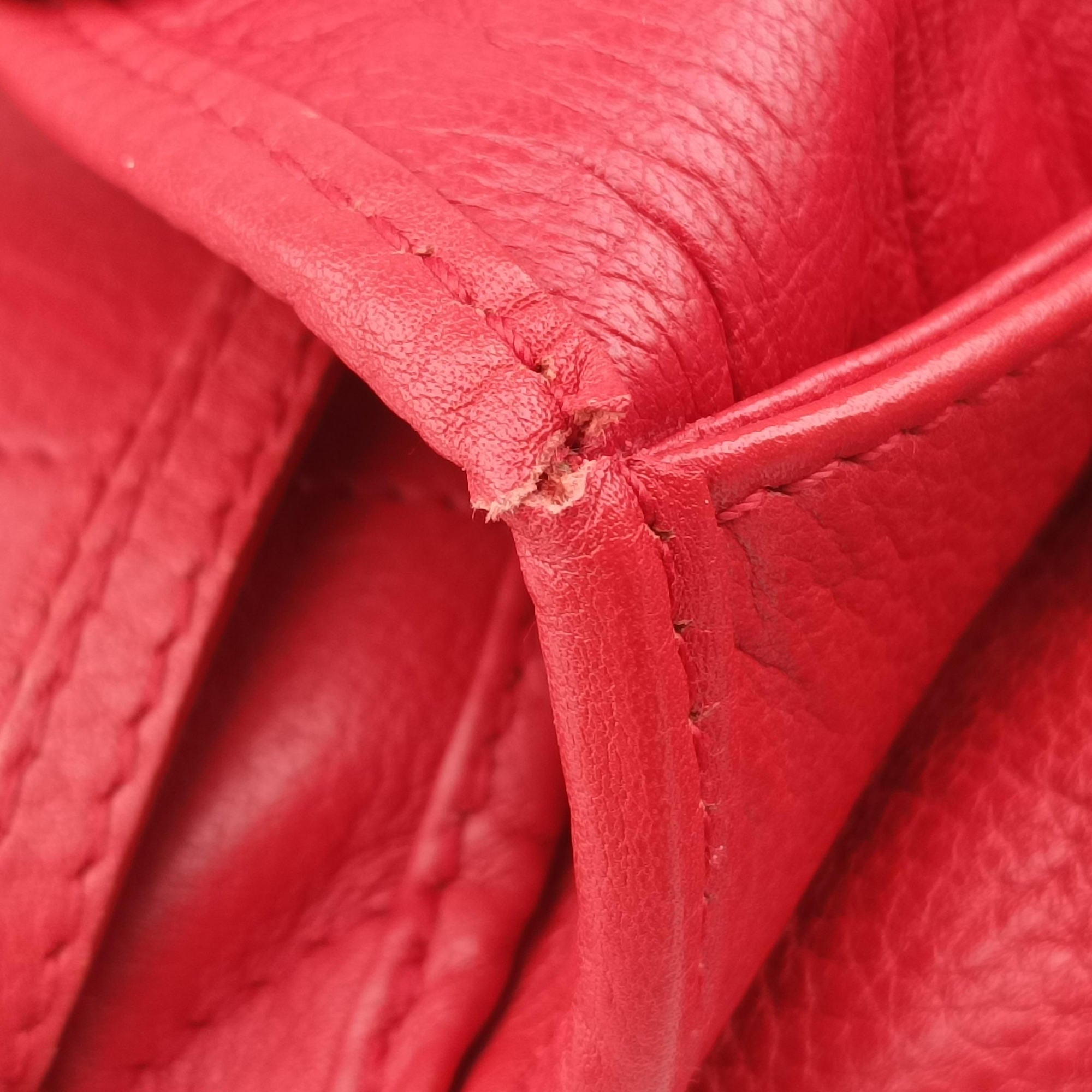 Pre-owned Christian Dior Hobo Red Leather  handbag | stylenewstar