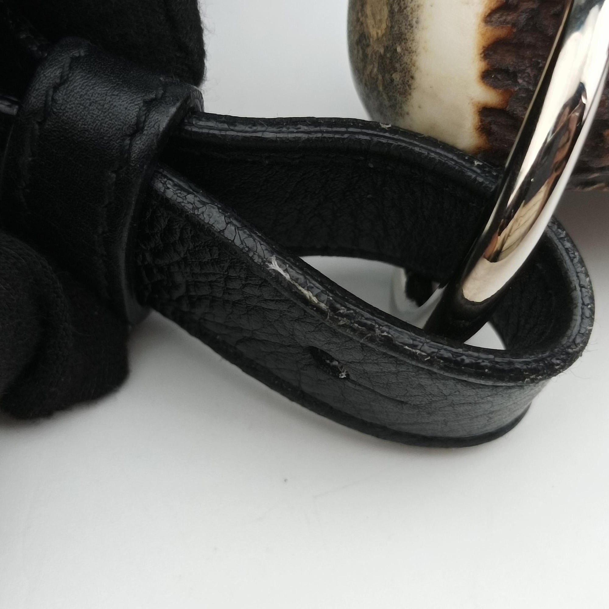 Pre-owned Yves Saint Laurent Mombasa Black Leather 132576 handbag | stylenewstar