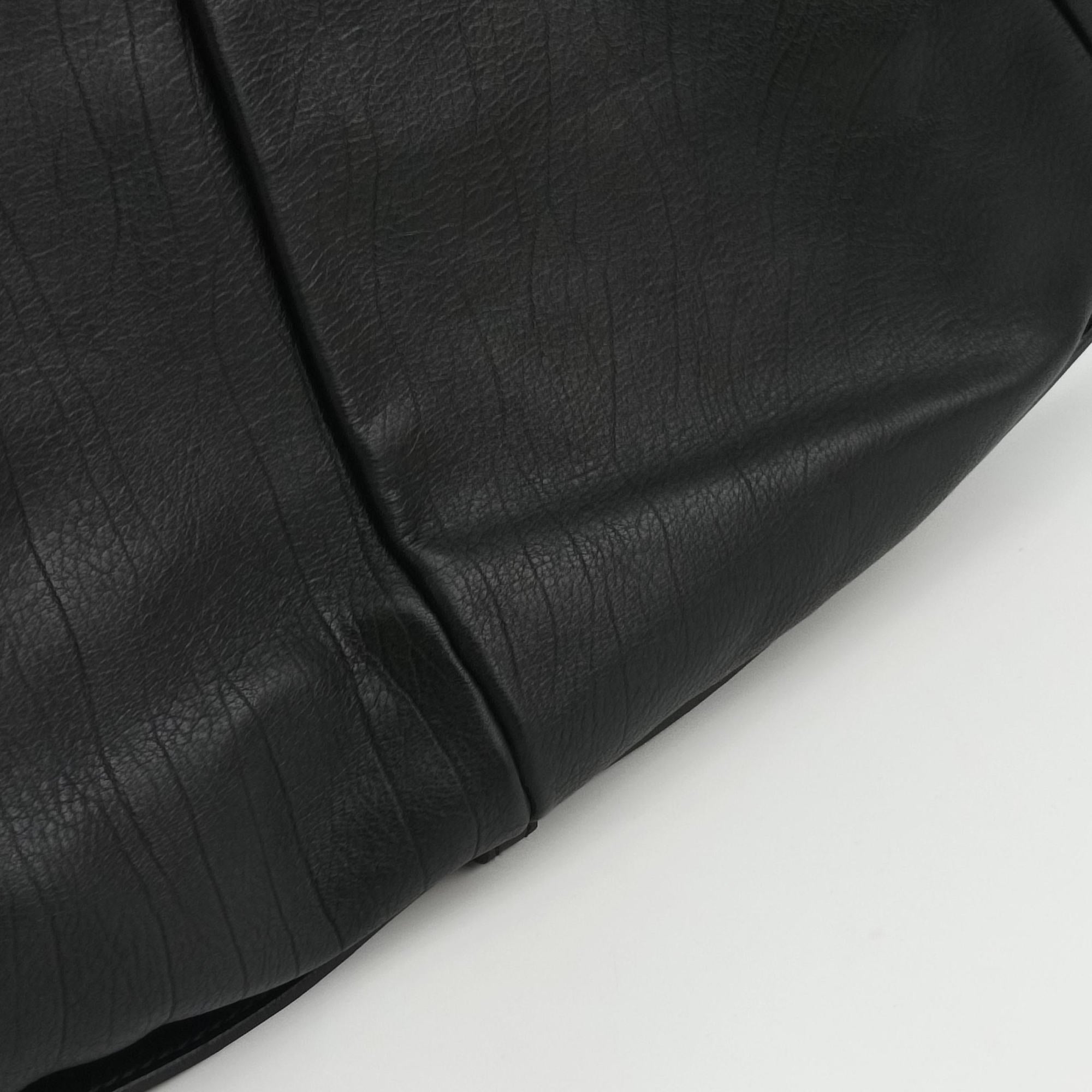 Pre-owned Yves Saint Laurent Mombasa Black Leather 132576 handbag | stylenewstar