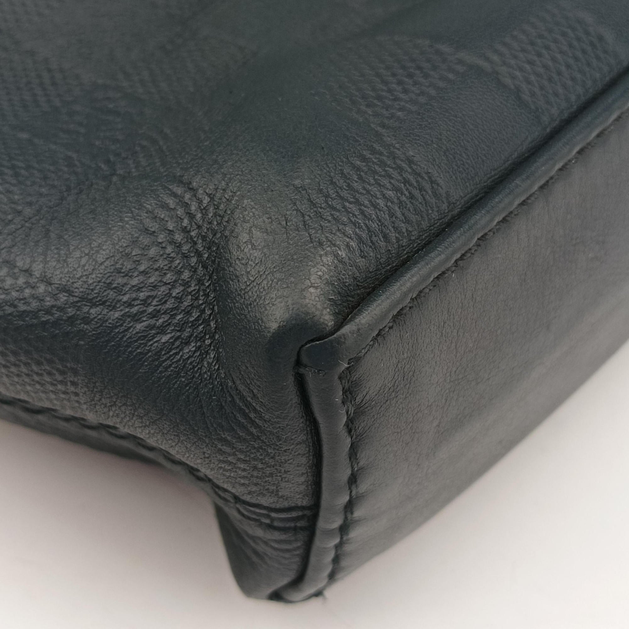 Pre-owned Louis Vuitton Porte Documents Jour Noir Damier Graphite N48224 handbag | stylenewstar