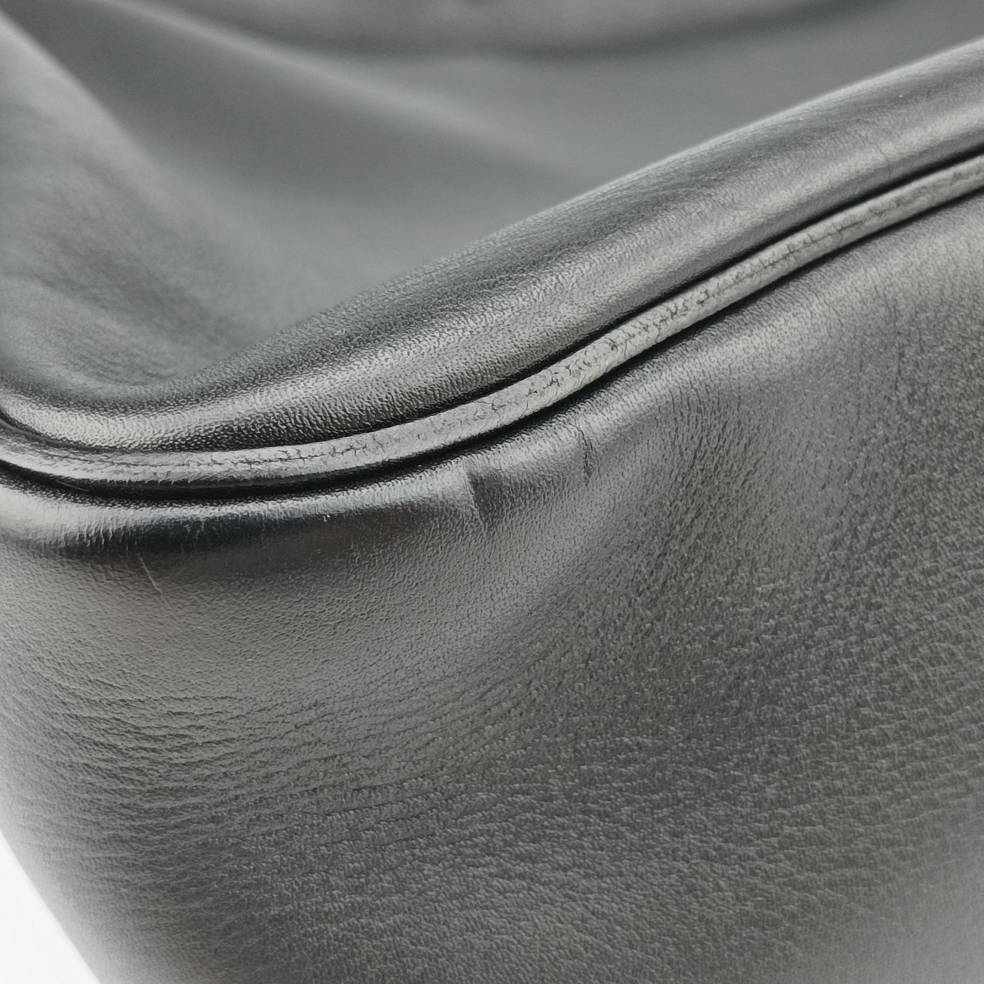 Pre-owned Hermes Hebdo Reporter Black Evergrain Leather  shoulderbag | stylenewstar