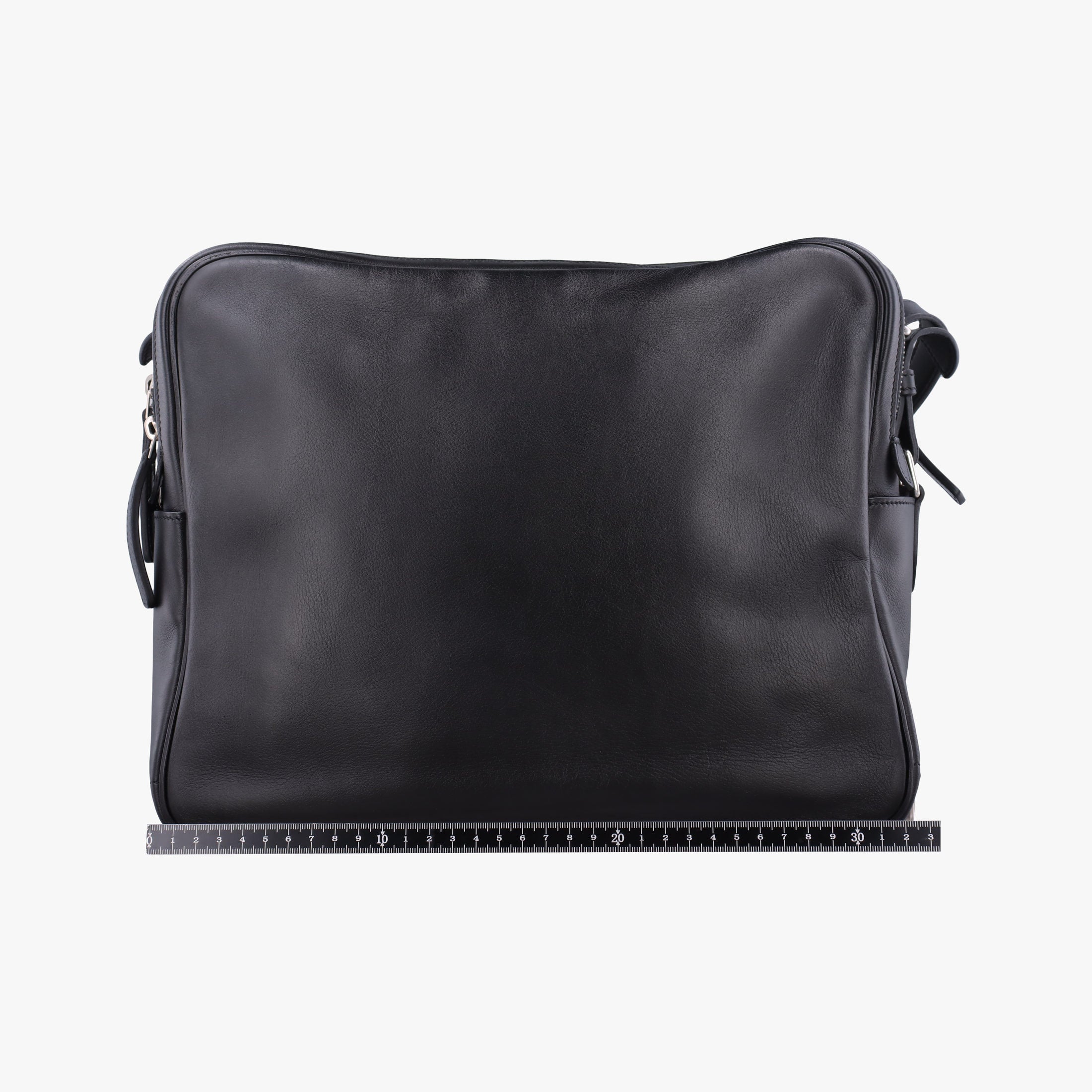 Pre-owned Hermes Hebdo Reporter Black Evergrain Leather  shoulderbag | stylenewstar