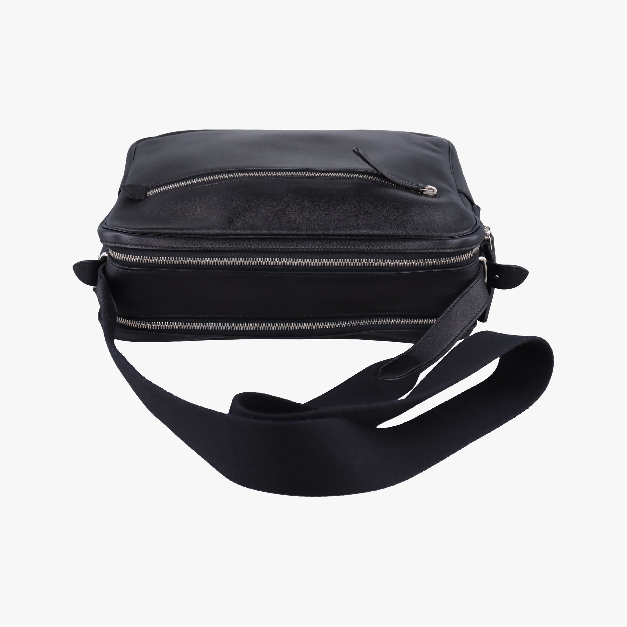 Pre-owned Hermes Hebdo Reporter Black Evergrain Leather  shoulderbag | stylenewstar