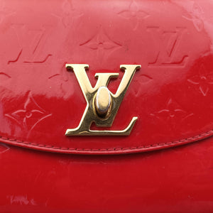 Secondhand Louis Vuitton PASADENA CERISE Vernis M90944 shoulderbag | stylenewstar