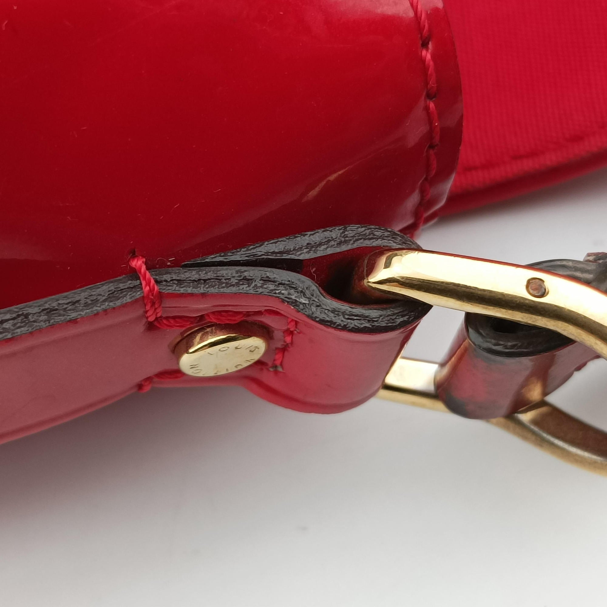 Secondhand Louis Vuitton PASADENA CERISE Vernis M90944 shoulderbag | stylenewstar