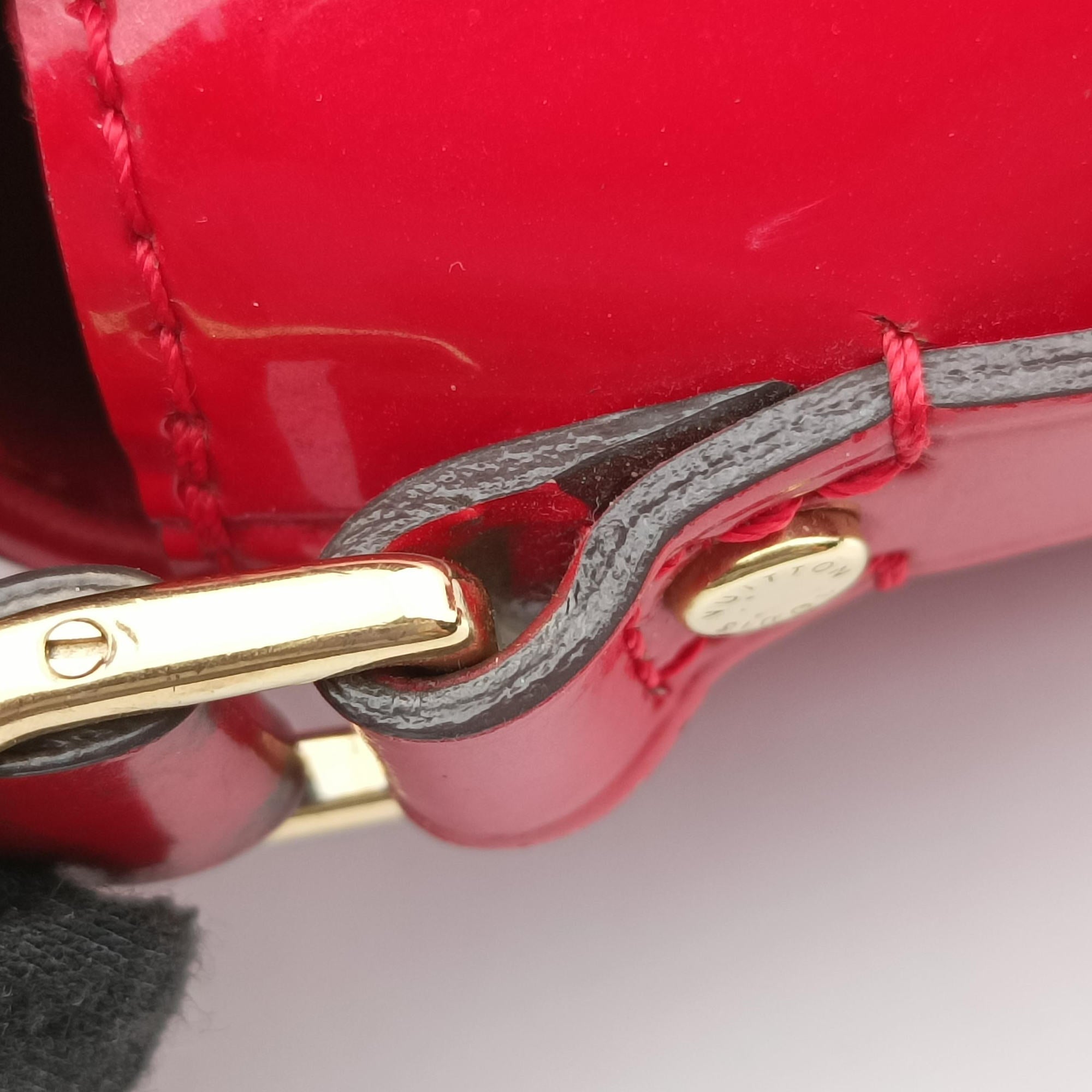 Secondhand Louis Vuitton PASADENA CERISE Vernis M90944 shoulderbag | stylenewstar