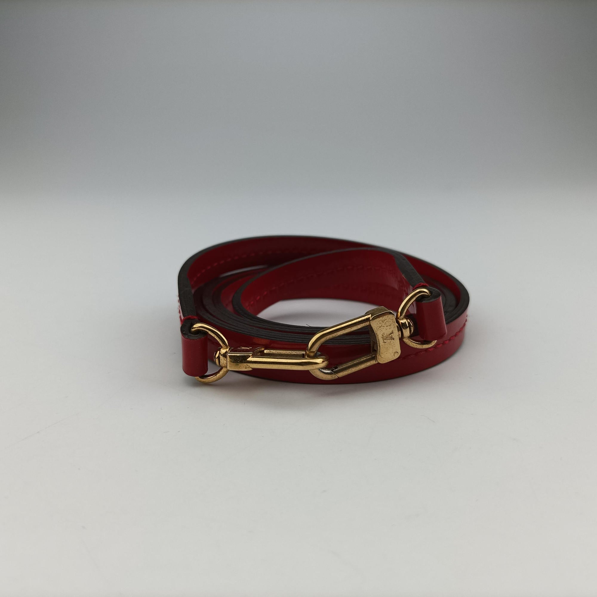 Secondhand Louis Vuitton PASADENA CERISE Vernis M90944 shoulderbag | stylenewstar