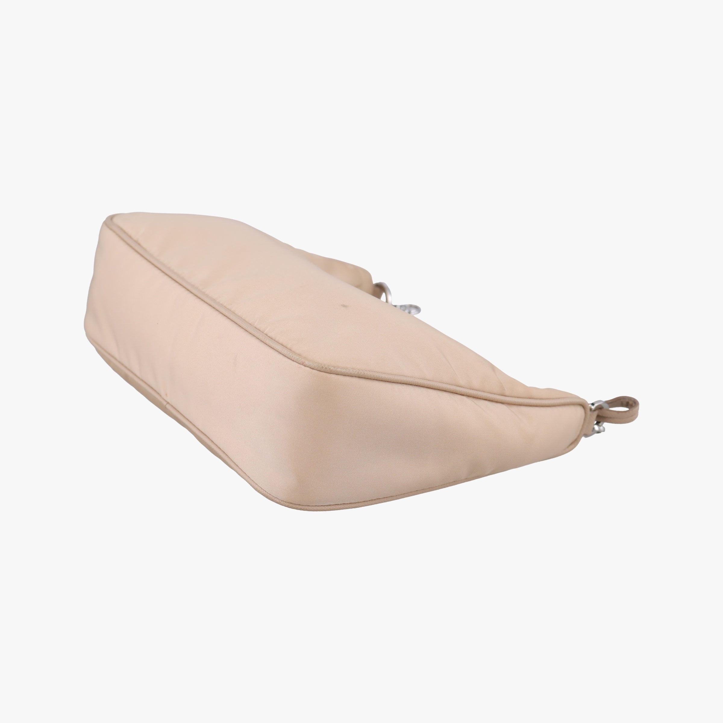 Vintage Prada Re-Edition 2005 Re-Nylon Beige nylon 1BH204 shoulderbag | stylenewstar