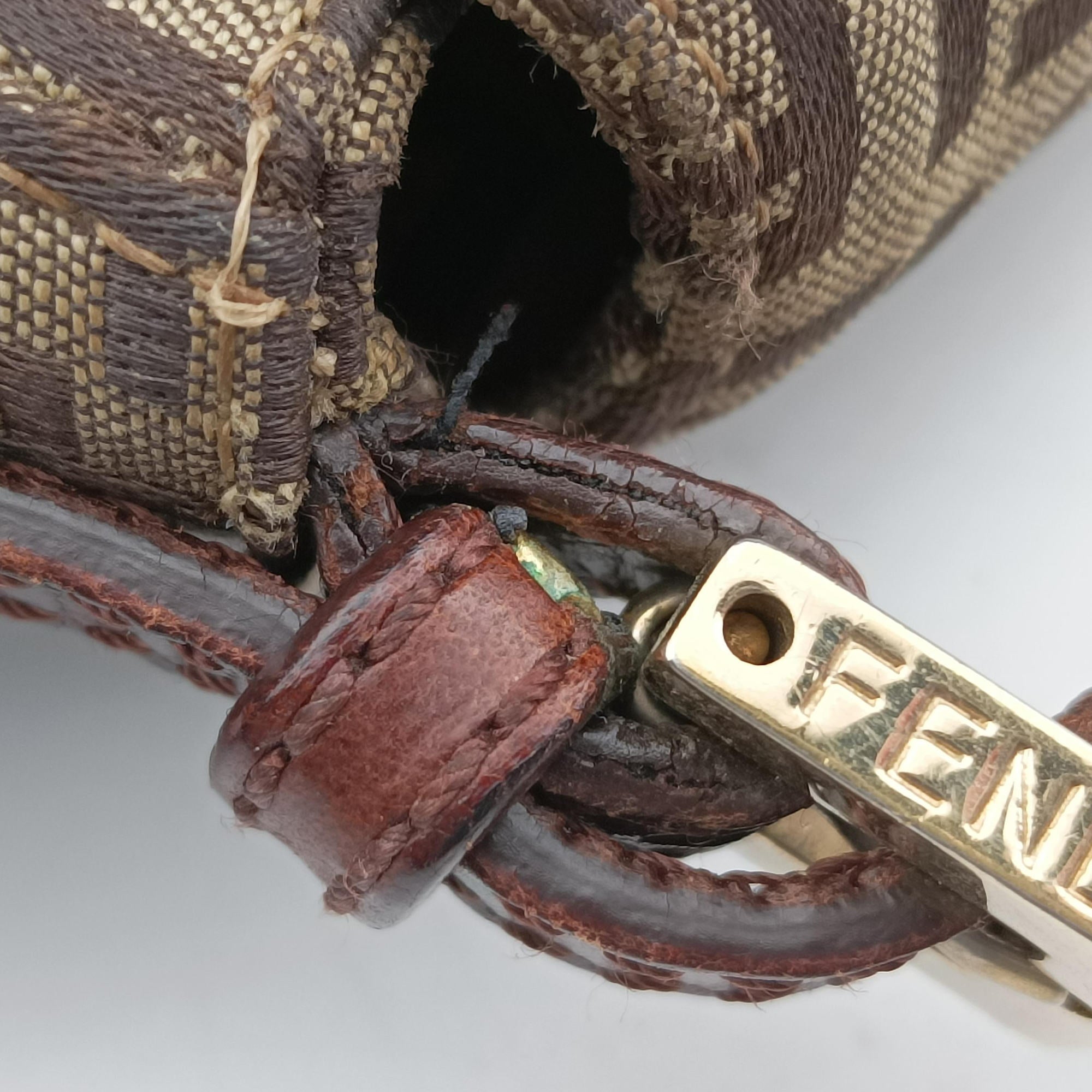 Pre-owned Fendi Baguette Zucchino Brown canvas 8BR180 shoulderbag | stylenewstar