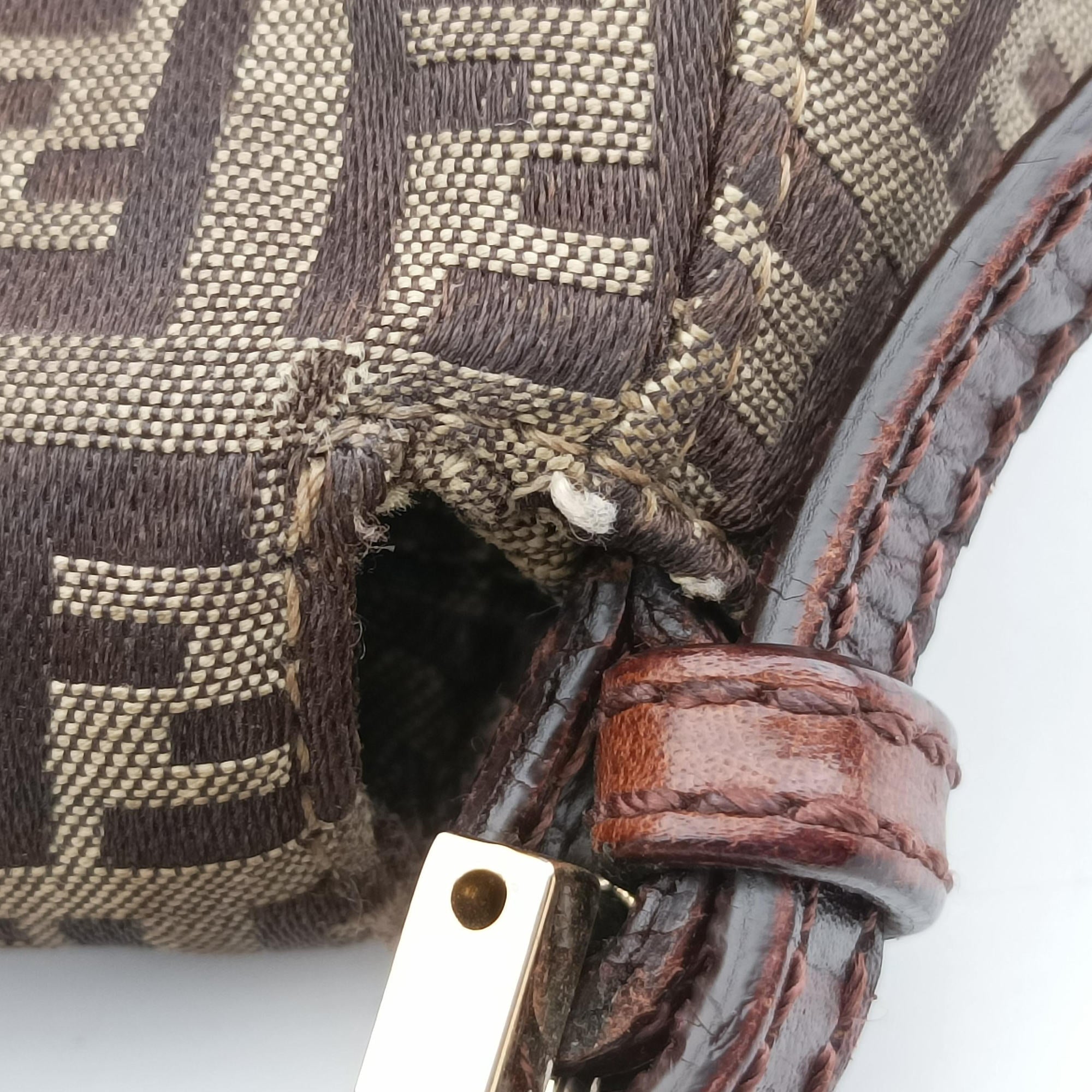 Pre-owned Fendi Baguette Zucchino Brown canvas 8BR180 shoulderbag | stylenewstar