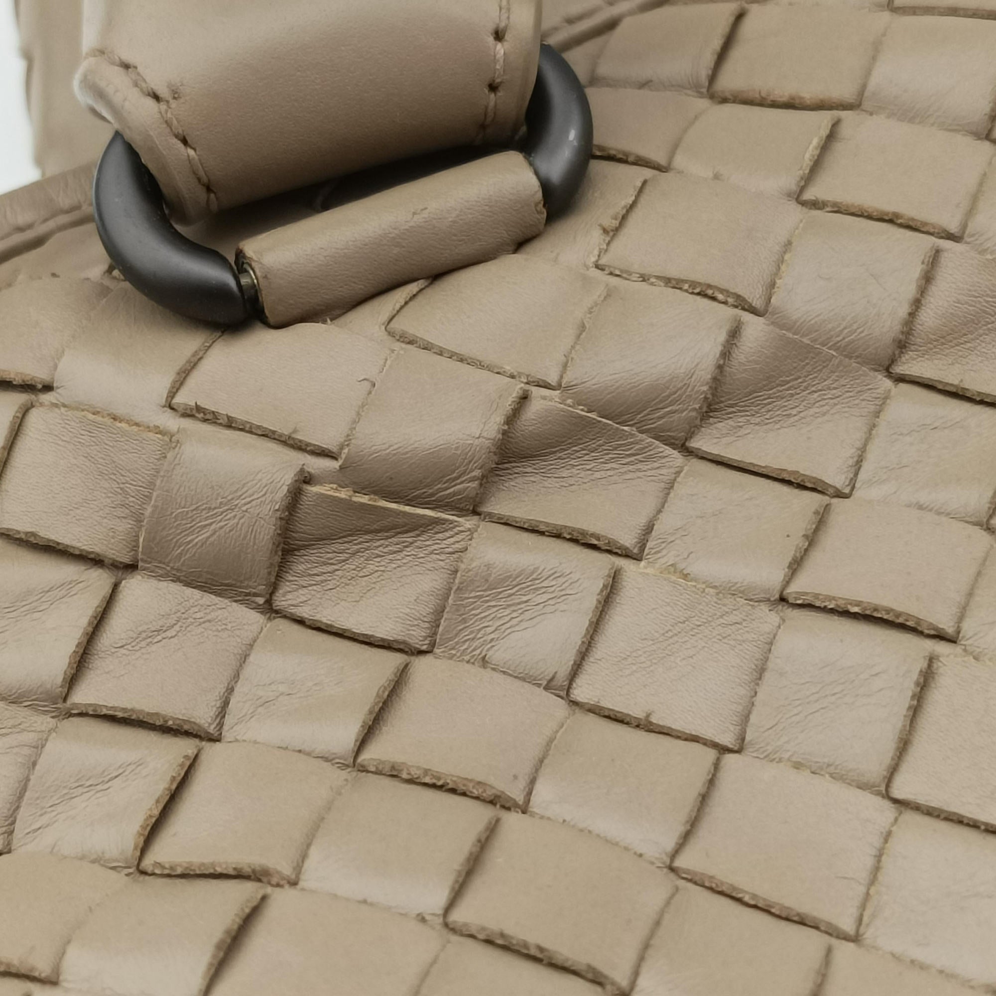 Pre-owned Bottega Veneta Intrecciato Beige lambskin  handbag | stylenewstar