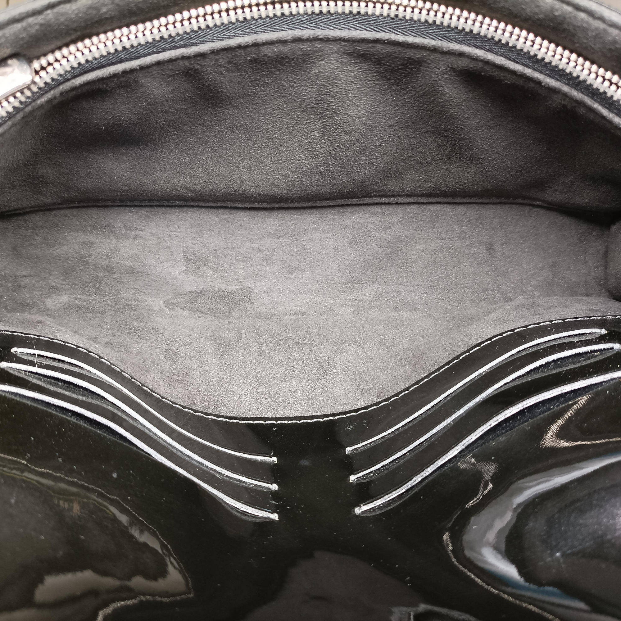 Vintage Louis Vuitton Sevigne Noir Epi M40522 shoulderbag | stylenewstar