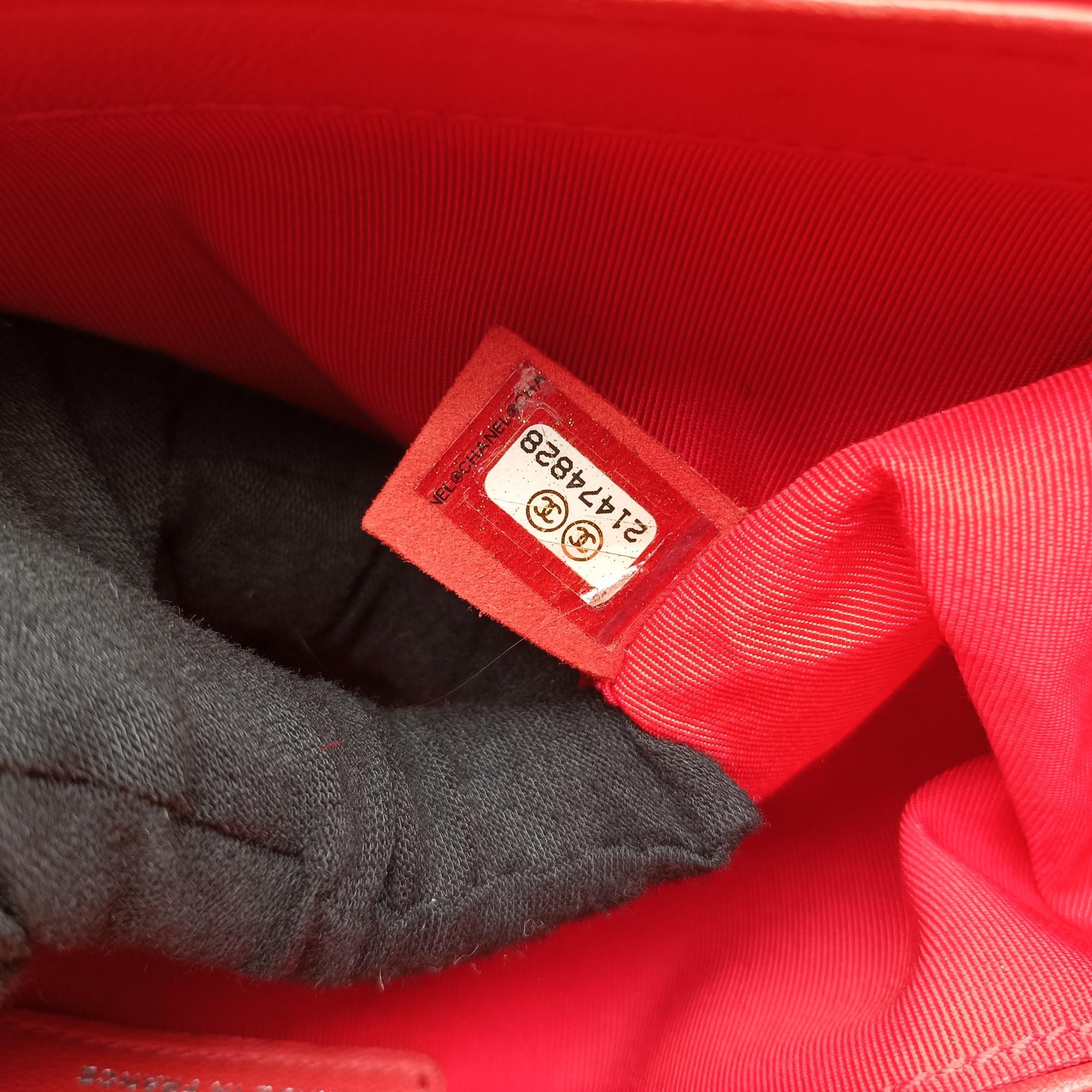 Secondhand Chanel BOY CHANEL Red Patent Leather A67086 shoulderbag | stylenewstar