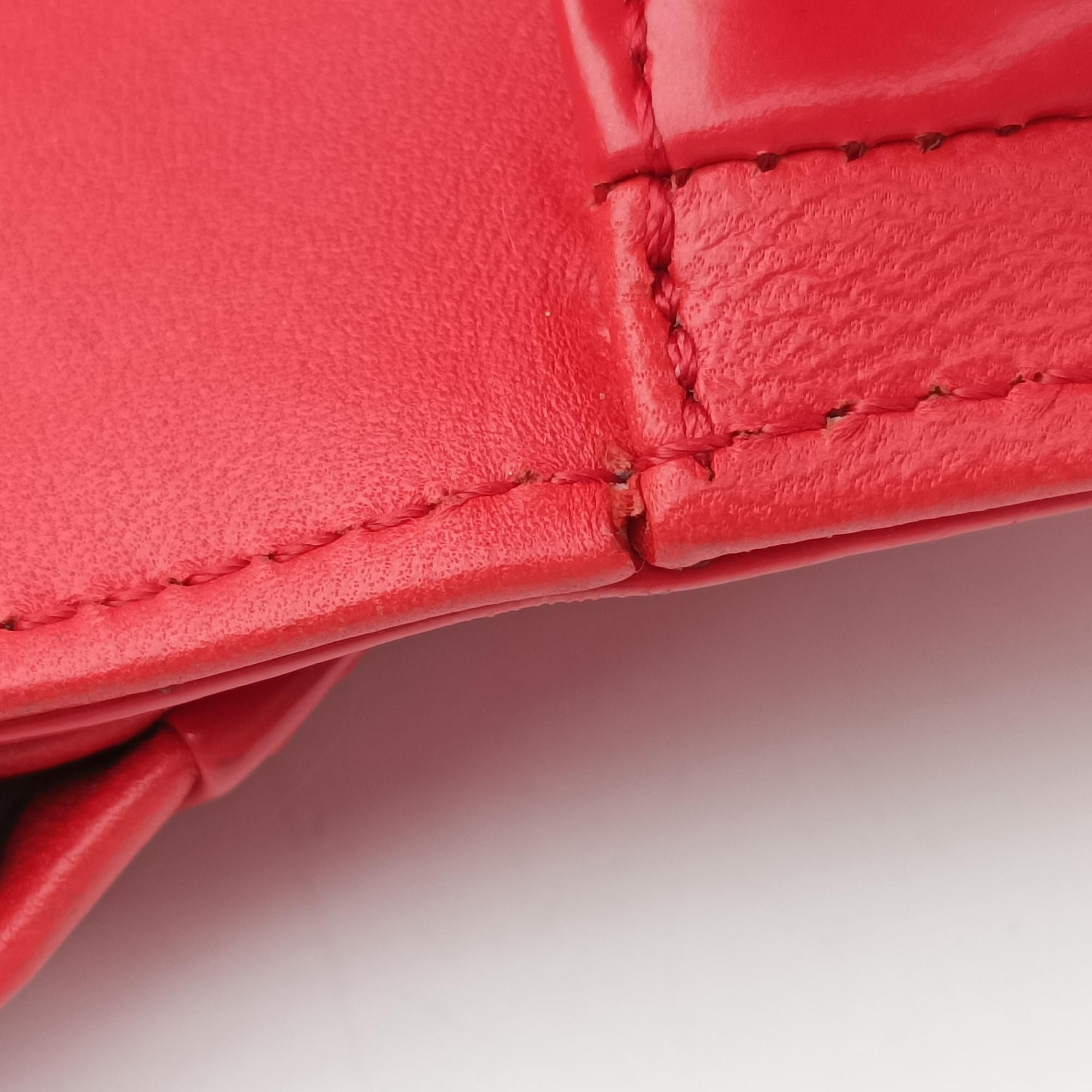Secondhand Chanel BOY CHANEL Red Patent Leather A67086 shoulderbag | stylenewstar