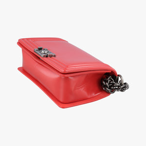 Secondhand Chanel BOY CHANEL Red Patent Leather A67086 shoulderbag | stylenewstar