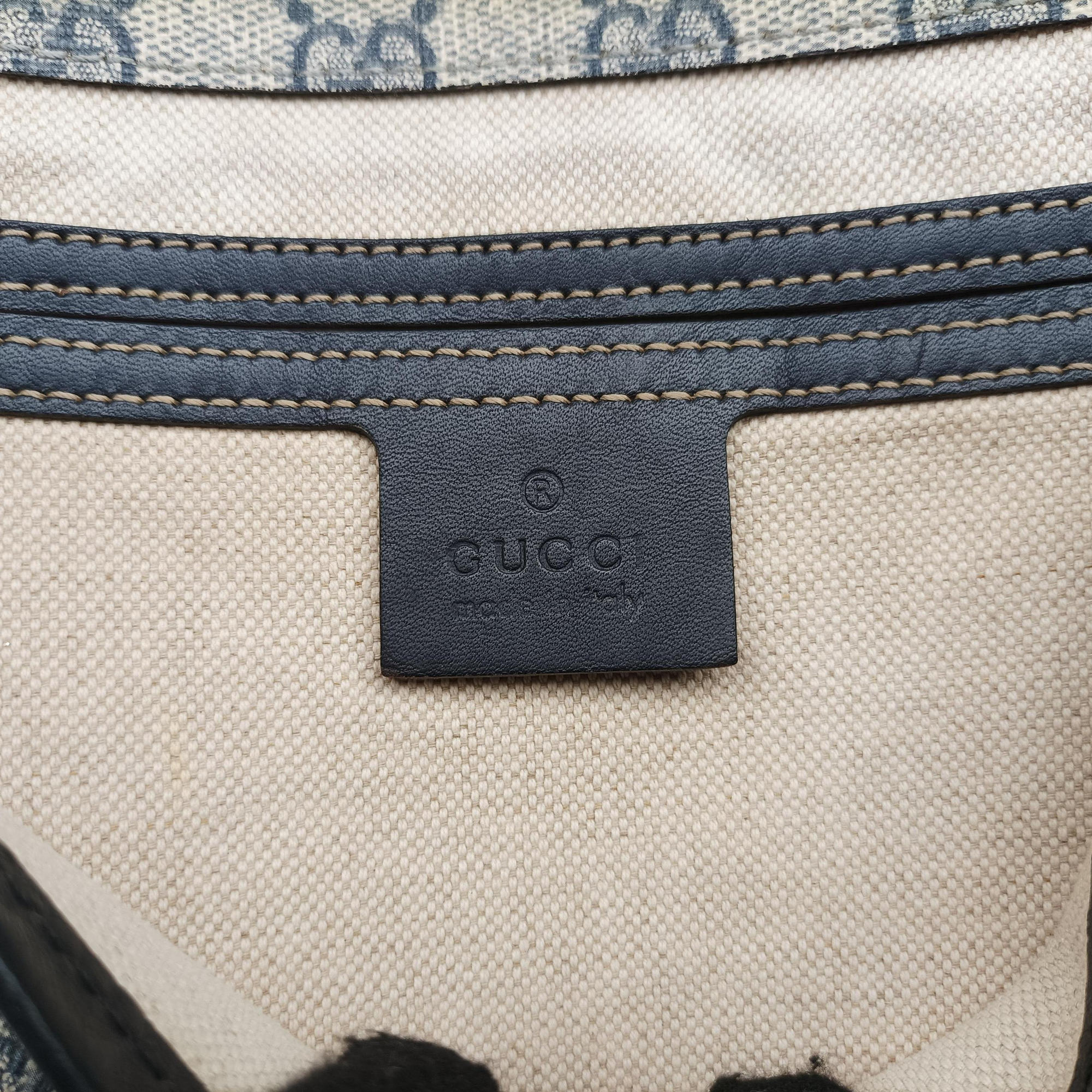 Pre-owned Gucci GG Plus Messenger beige×navy PVC coated canvas 201732 crossbodybag | stylenewstar