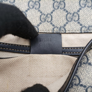 Pre-owned Gucci GG Plus Messenger beige×navy PVC coated canvas 201732 crossbodybag | stylenewstar
