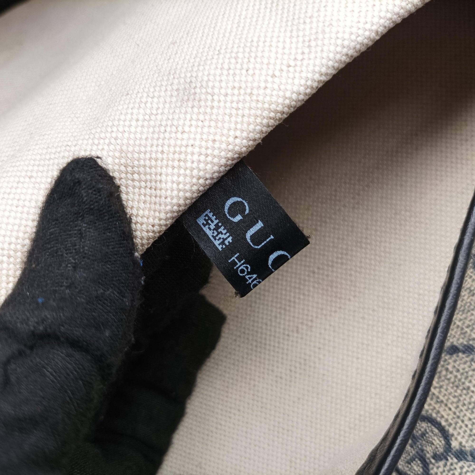 Pre-owned Gucci GG Plus Messenger beige×navy PVC coated canvas 201732 crossbodybag | stylenewstar