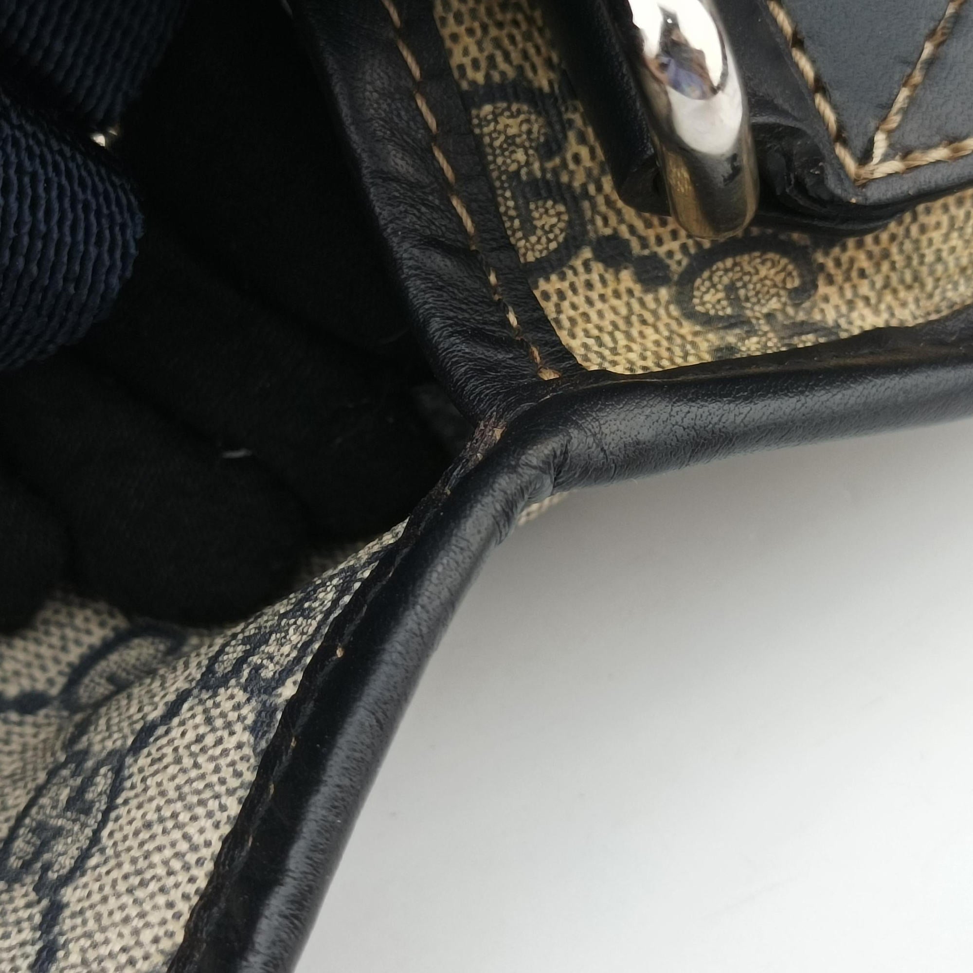 Pre-owned Gucci GG Plus Messenger beige×navy PVC coated canvas 201732 crossbodybag | stylenewstar