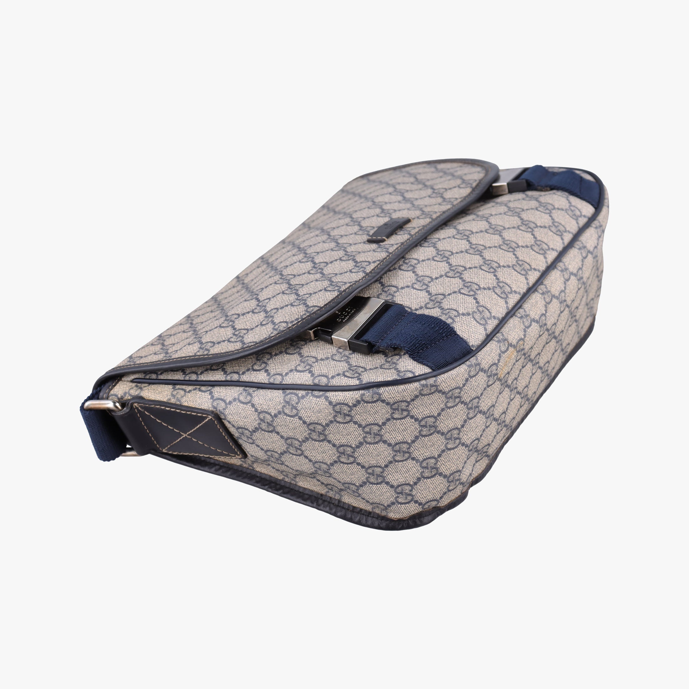 Pre-owned Gucci GG Plus Messenger beige×navy PVC coated canvas 201732 crossbodybag | stylenewstar