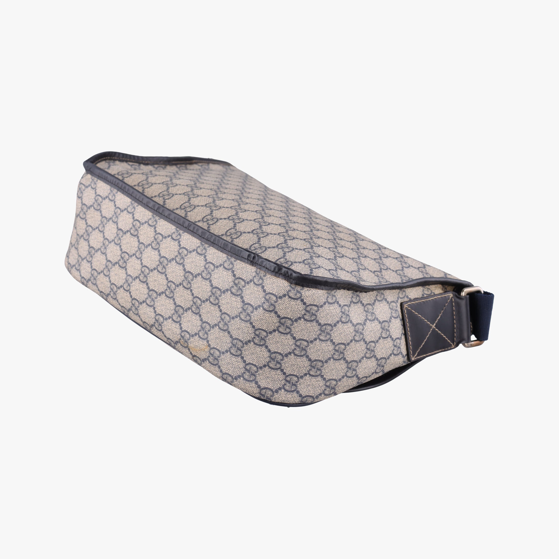 Pre-owned Gucci GG Plus Messenger beige×navy PVC coated canvas 201732 crossbodybag | stylenewstar