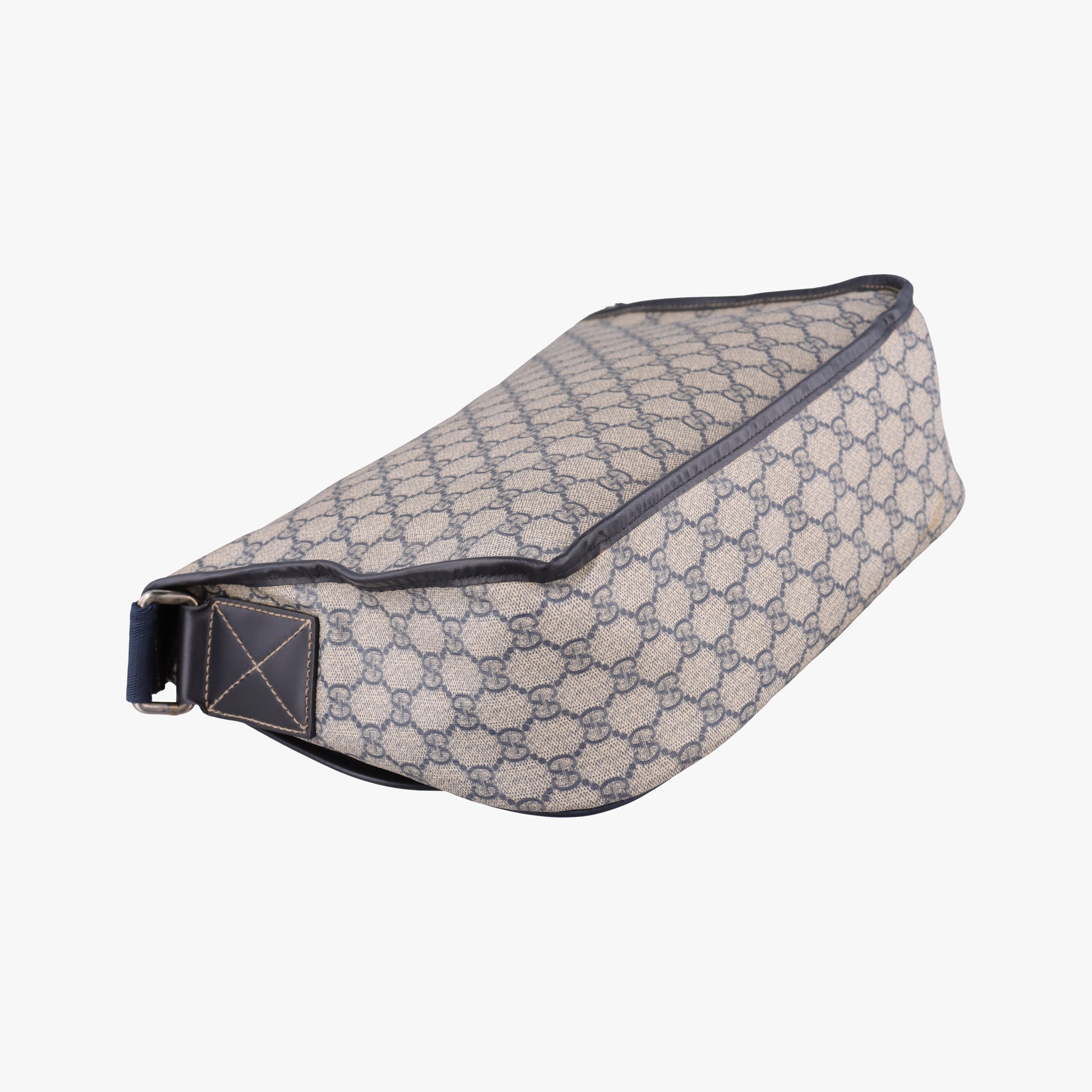 Pre-owned Gucci GG Plus Messenger beige×navy PVC coated canvas 201732 crossbodybag | stylenewstar