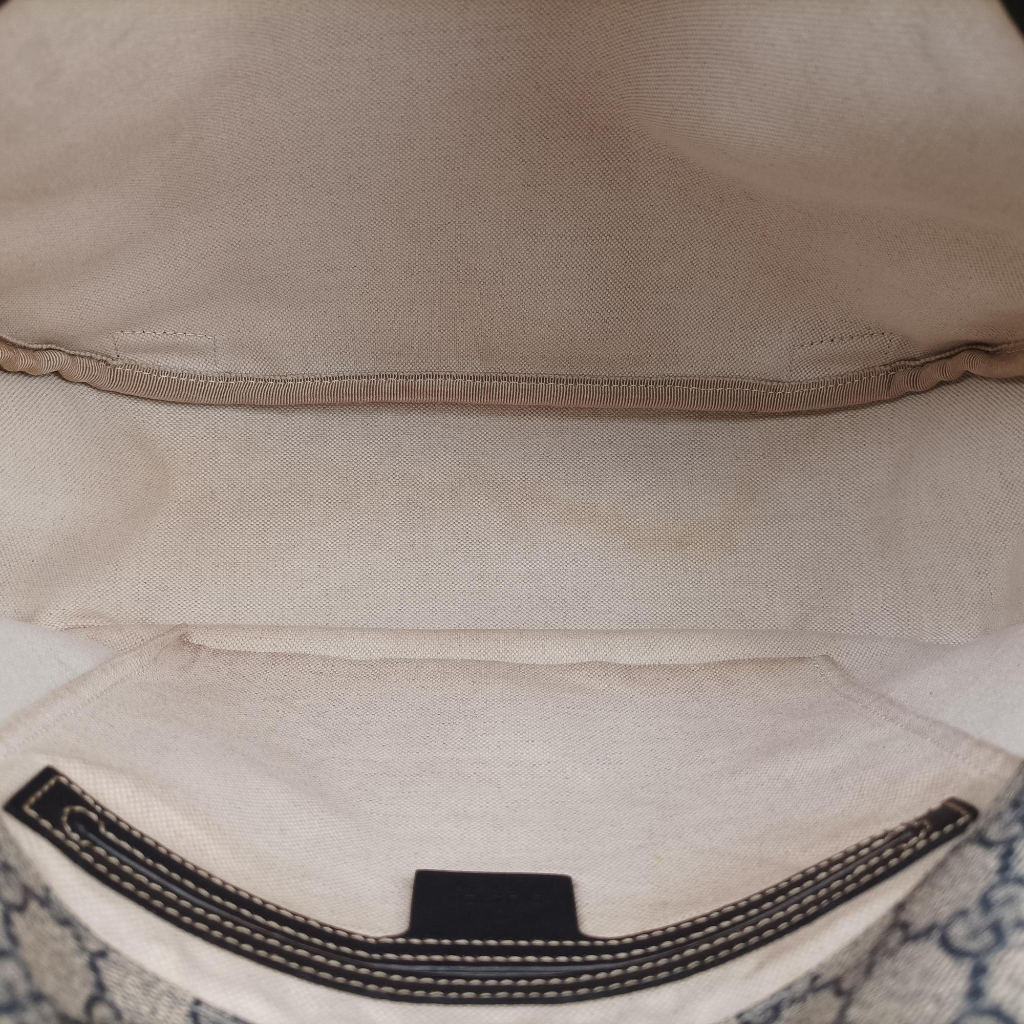 Pre-owned Gucci GG Plus Messenger beige×navy PVC coated canvas 201732 crossbodybag | stylenewstar