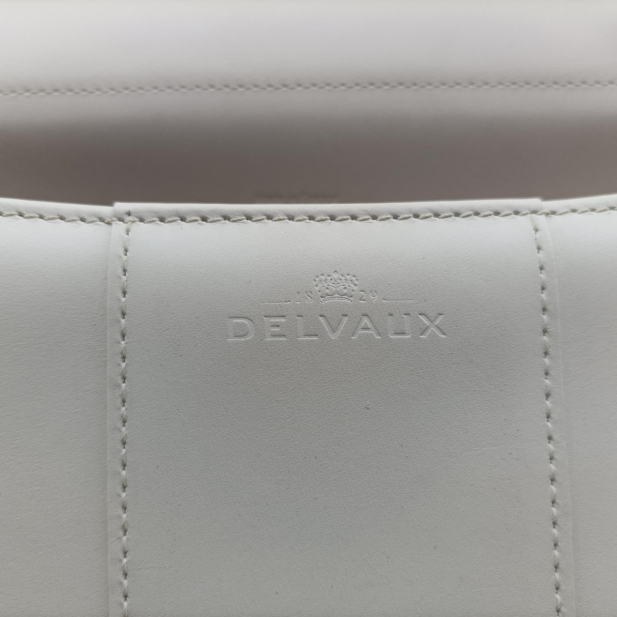 Vintage Delvaux Brillant White Leather  shoulderbag | stylenewstar