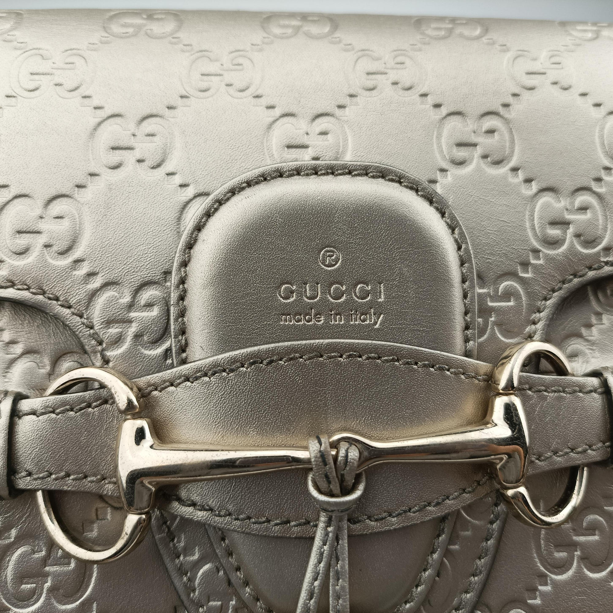Pre-owned Gucci Emily Golden Leather 295403 shoulderbag | stylenewstar