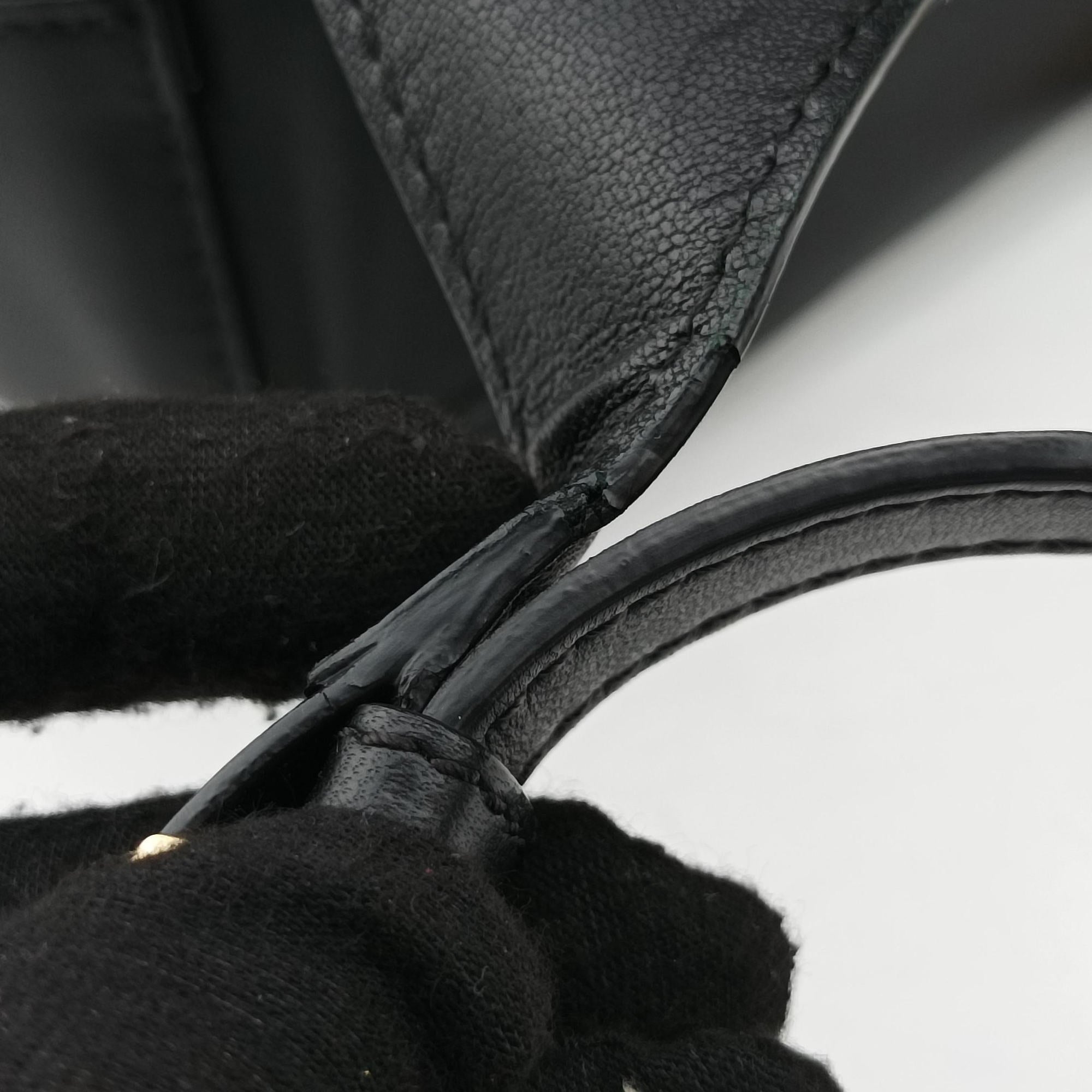 Pre-owned VERSACE La Medusa Black Leather  backpack/rucksack | stylenewstar