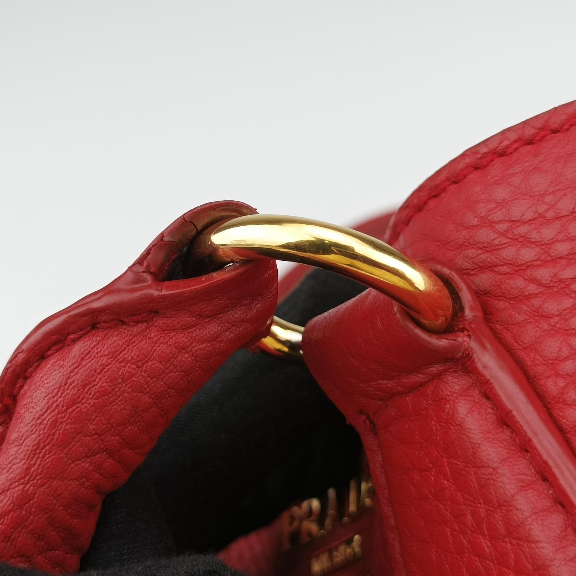 Pre-owned Prada Vitello Daino Top Handle Red Leather BN2420 handbag | stylenewstar