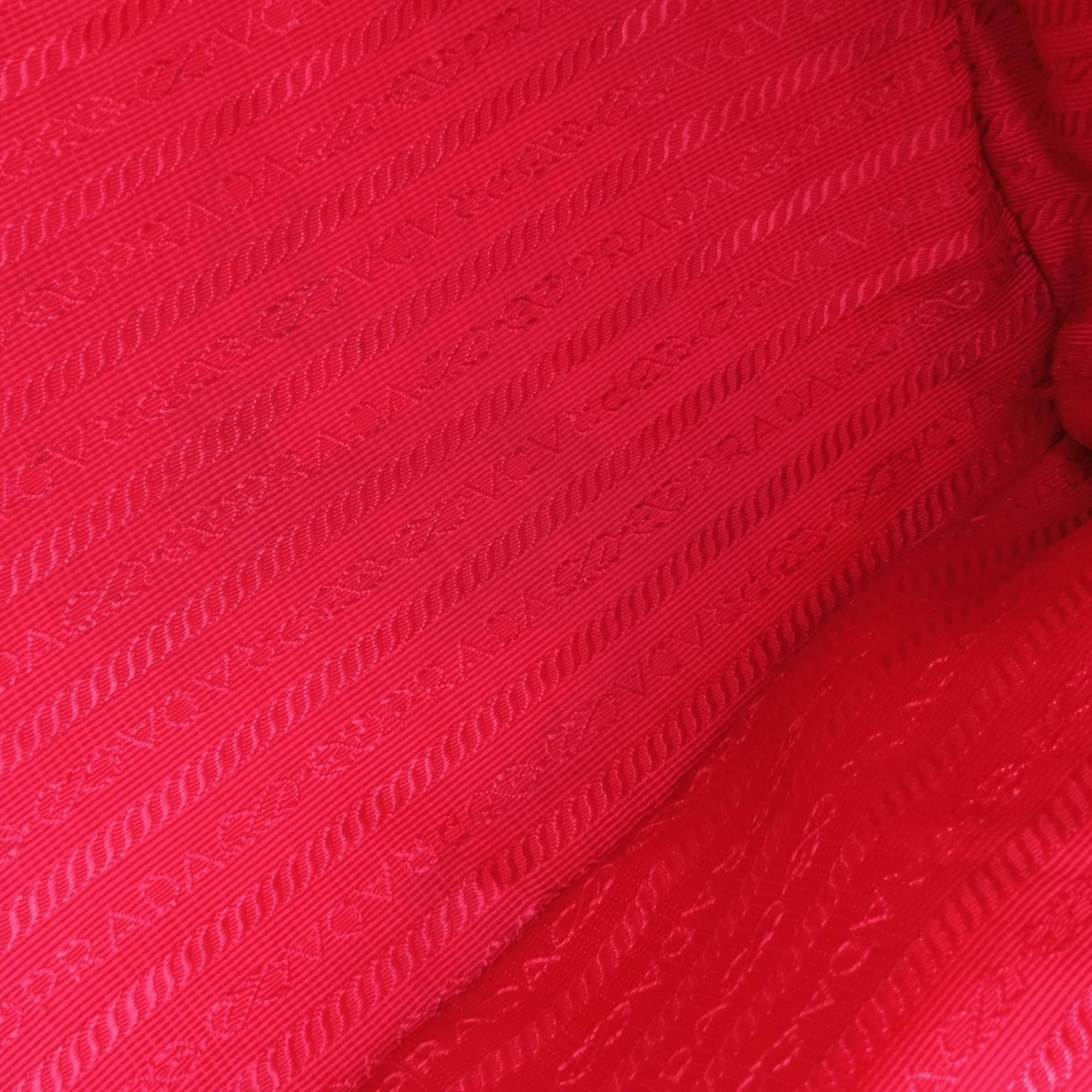 Pre-owned Prada Vitello Daino Top Handle Red Leather BN2420 handbag | stylenewstar
