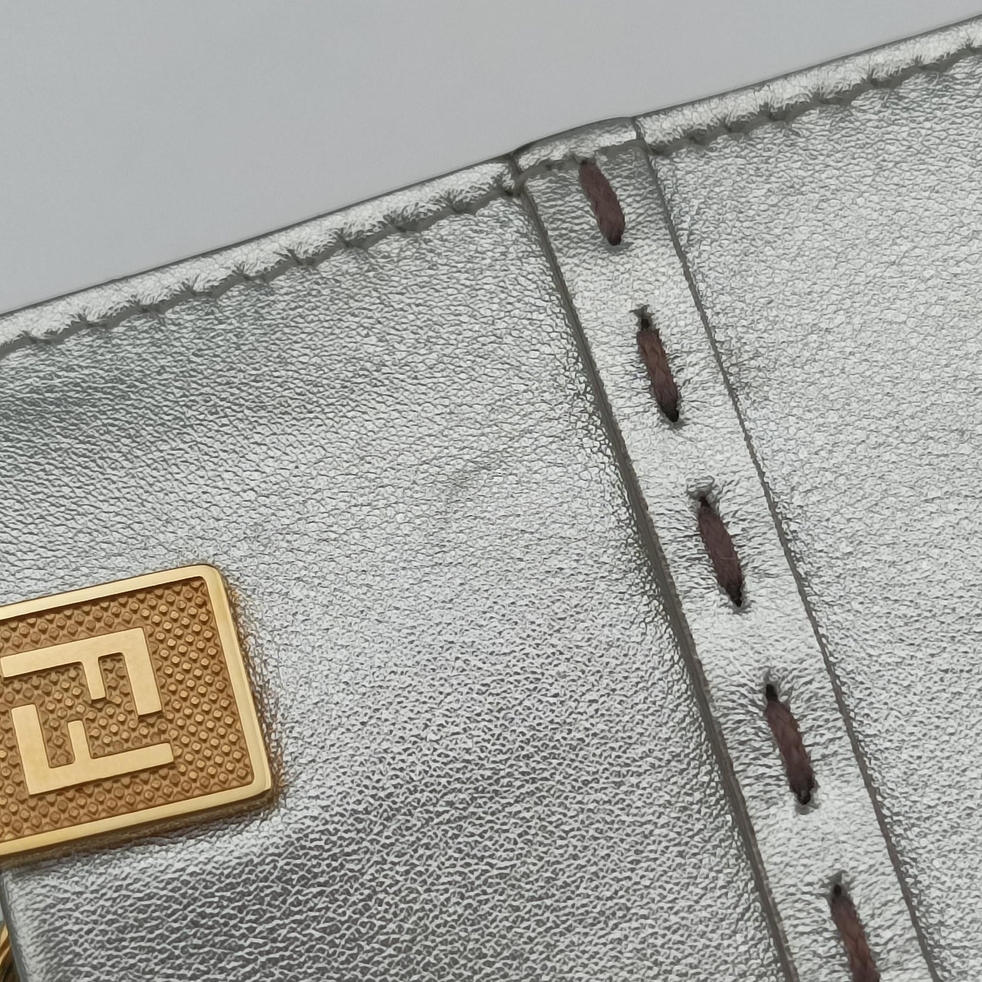 Pre-owned Fendi MINI SUNSHINE SHOPPER Silver Leather 8BS051 shoulderbag | stylenewstar