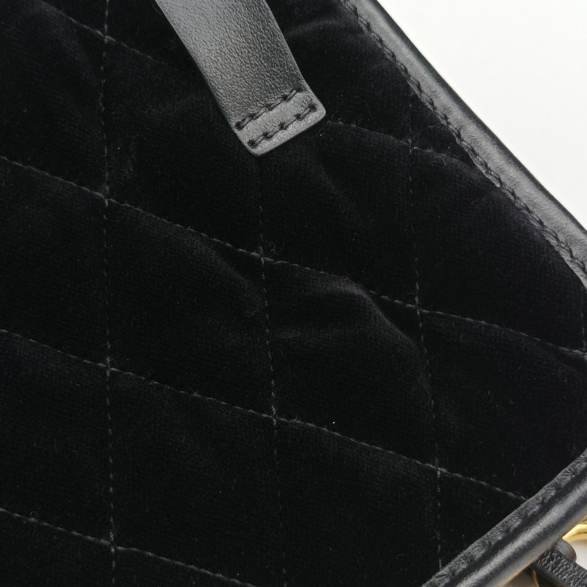 Secondhand Prada Impuntu Velluto Corsaire Black Velvet×Calf Leather  bum bag/waist bag | stylenewstar