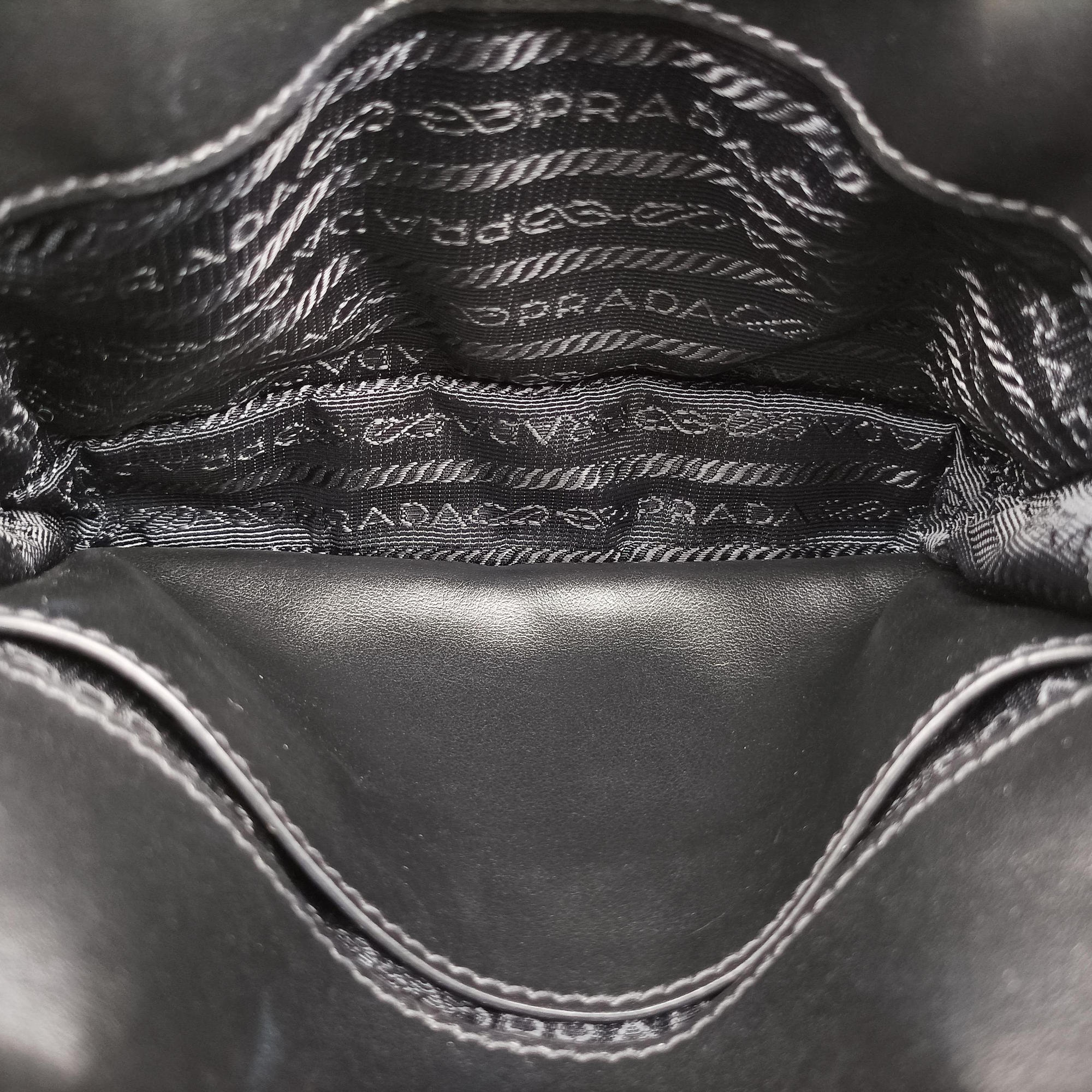 Secondhand Prada Impuntu Velluto Corsaire Black Velvet×Calf Leather  bum bag/waist bag | stylenewstar