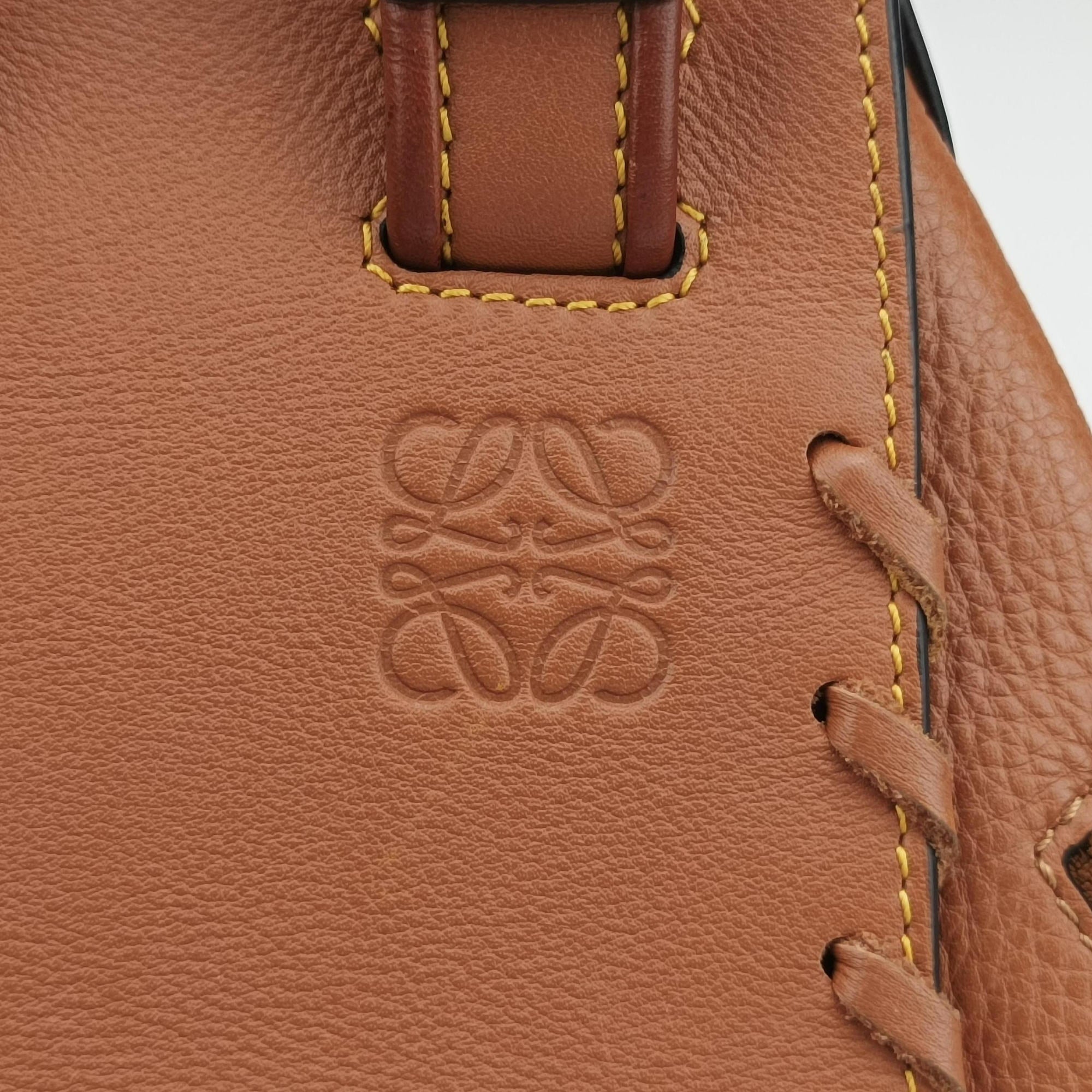 Pre-owned Loewe hammock Brown leather  shoulderbag | stylenewstar