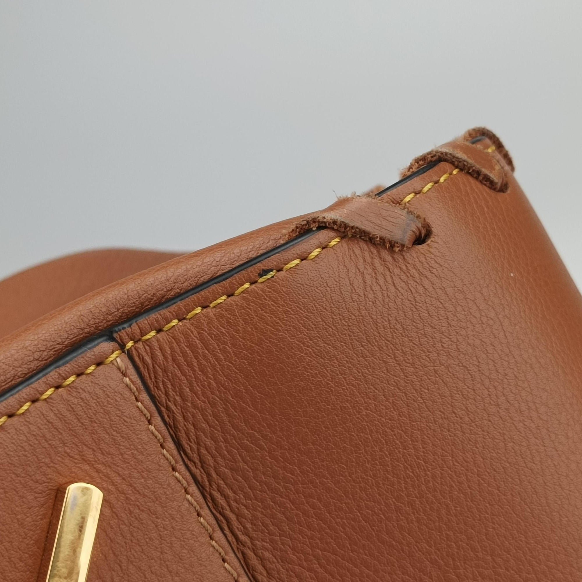 Pre-owned Loewe hammock Brown leather  shoulderbag | stylenewstar