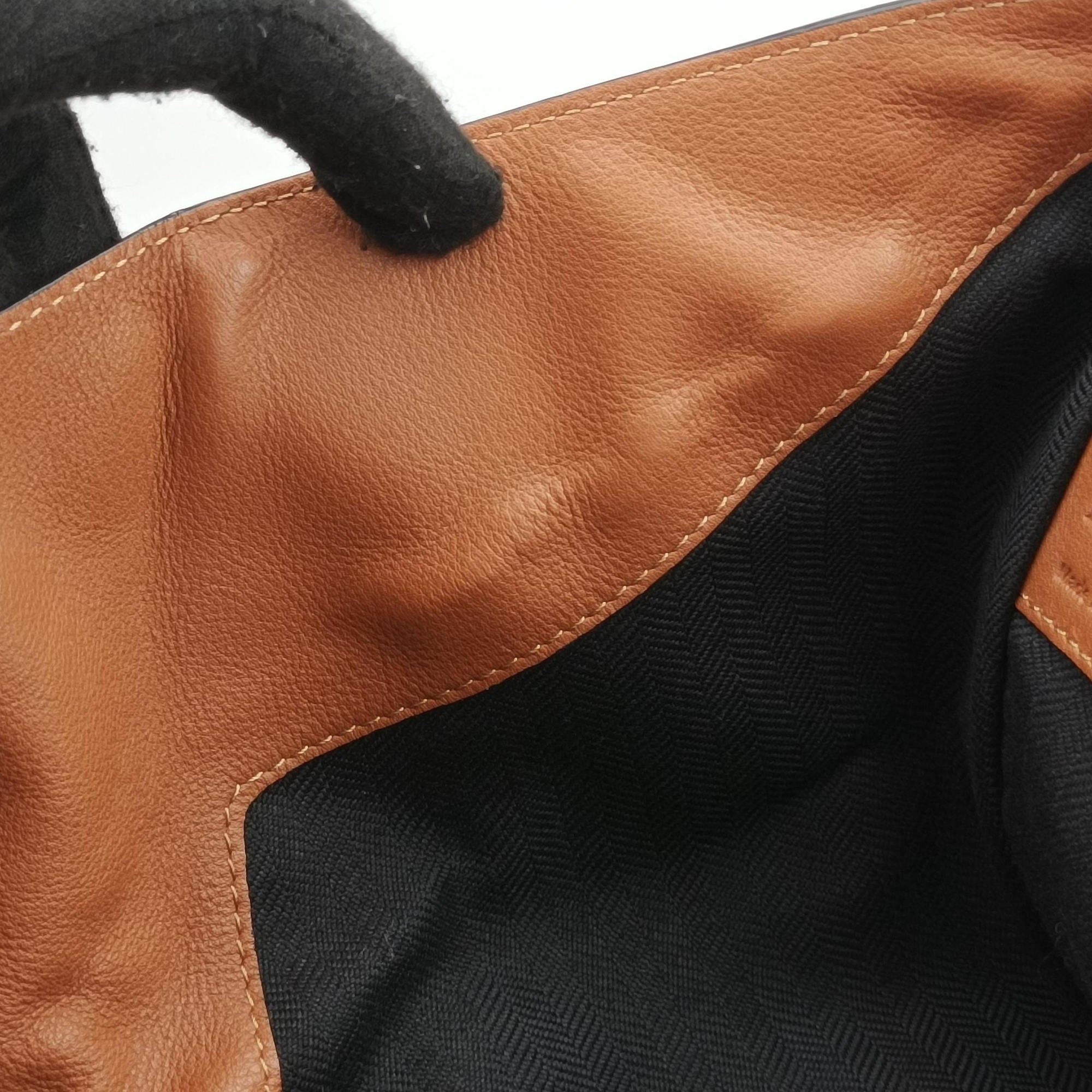 Pre-owned Loewe hammock Brown leather  shoulderbag | stylenewstar