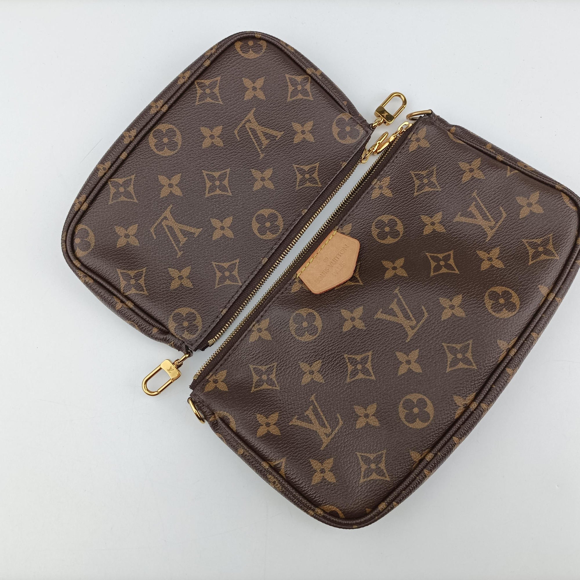 Pre-owned Louis Vuitton MULTI POCHETTE ACCESSOIRES MARRON×khaki Monogram Canvas M44840 shoulderbag | stylenewstar