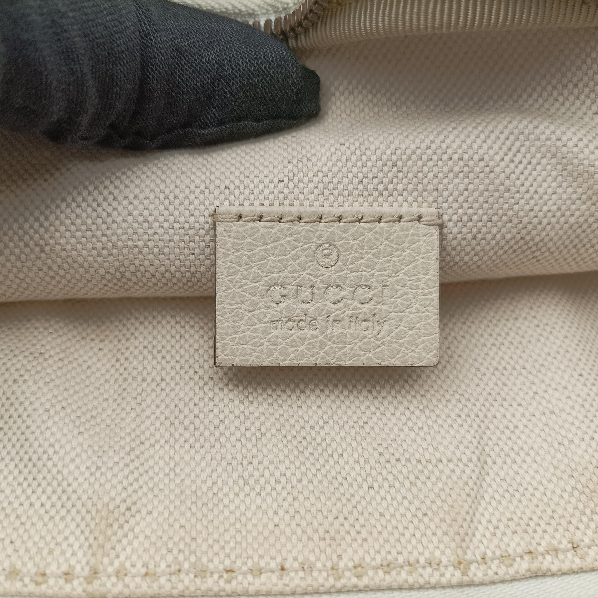Pre-owned Gucci Print White Leather 493869 bum bag/waist bag | stylenewstar