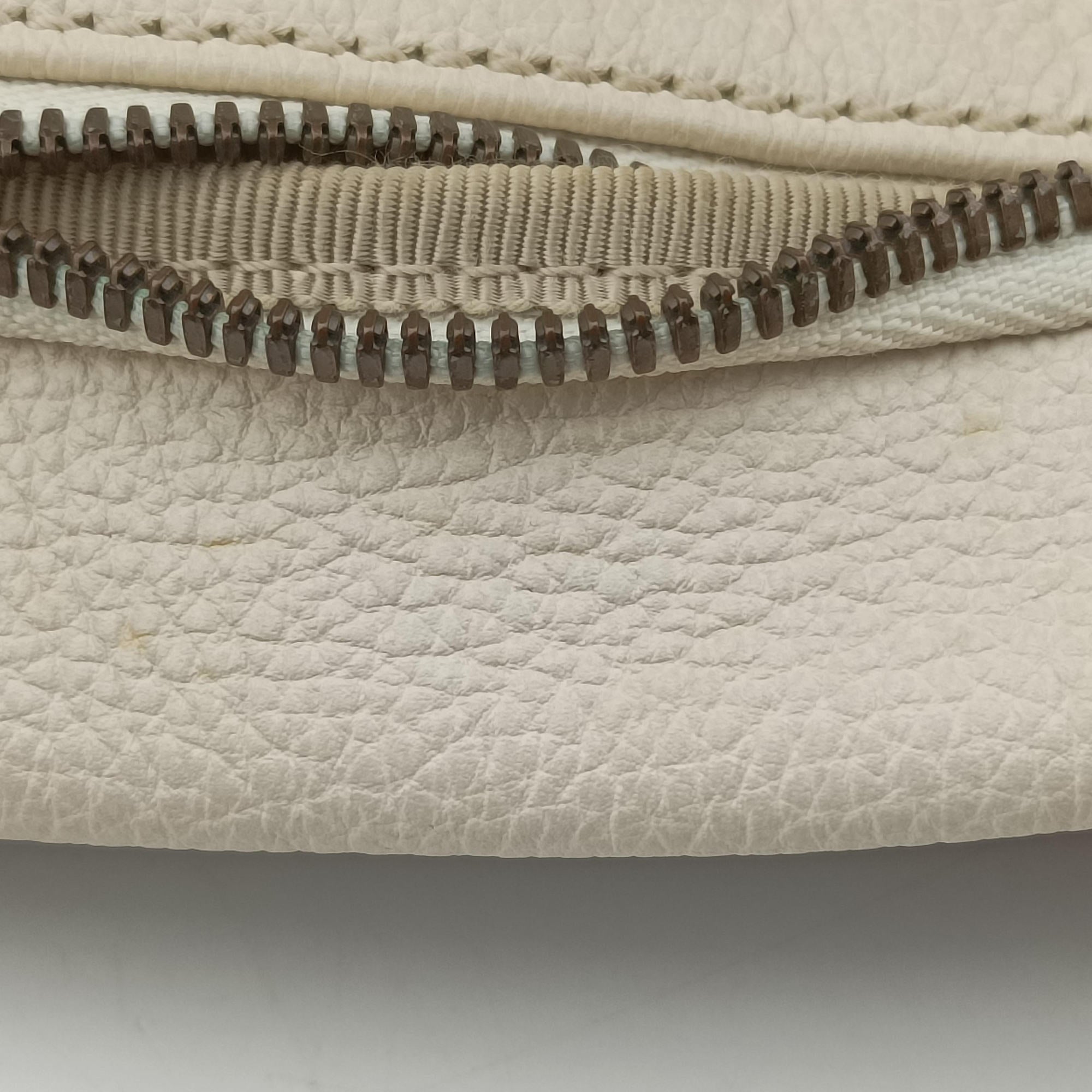 Pre-owned Gucci Print White Leather 493869 bum bag/waist bag | stylenewstar